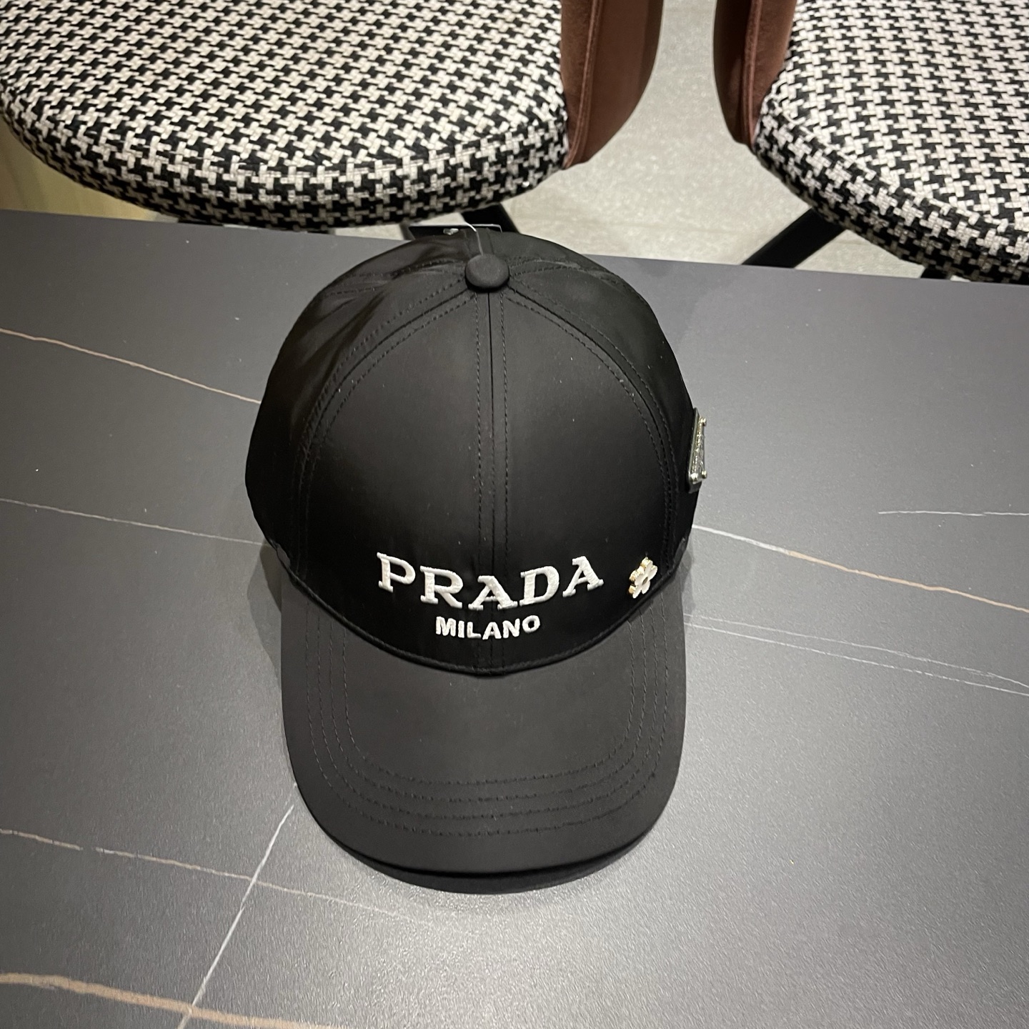 普拉达PRADA原单新款棒球帽 简约大气👈🏻👍休闲时尚👩潮流又有范👍百搭款！