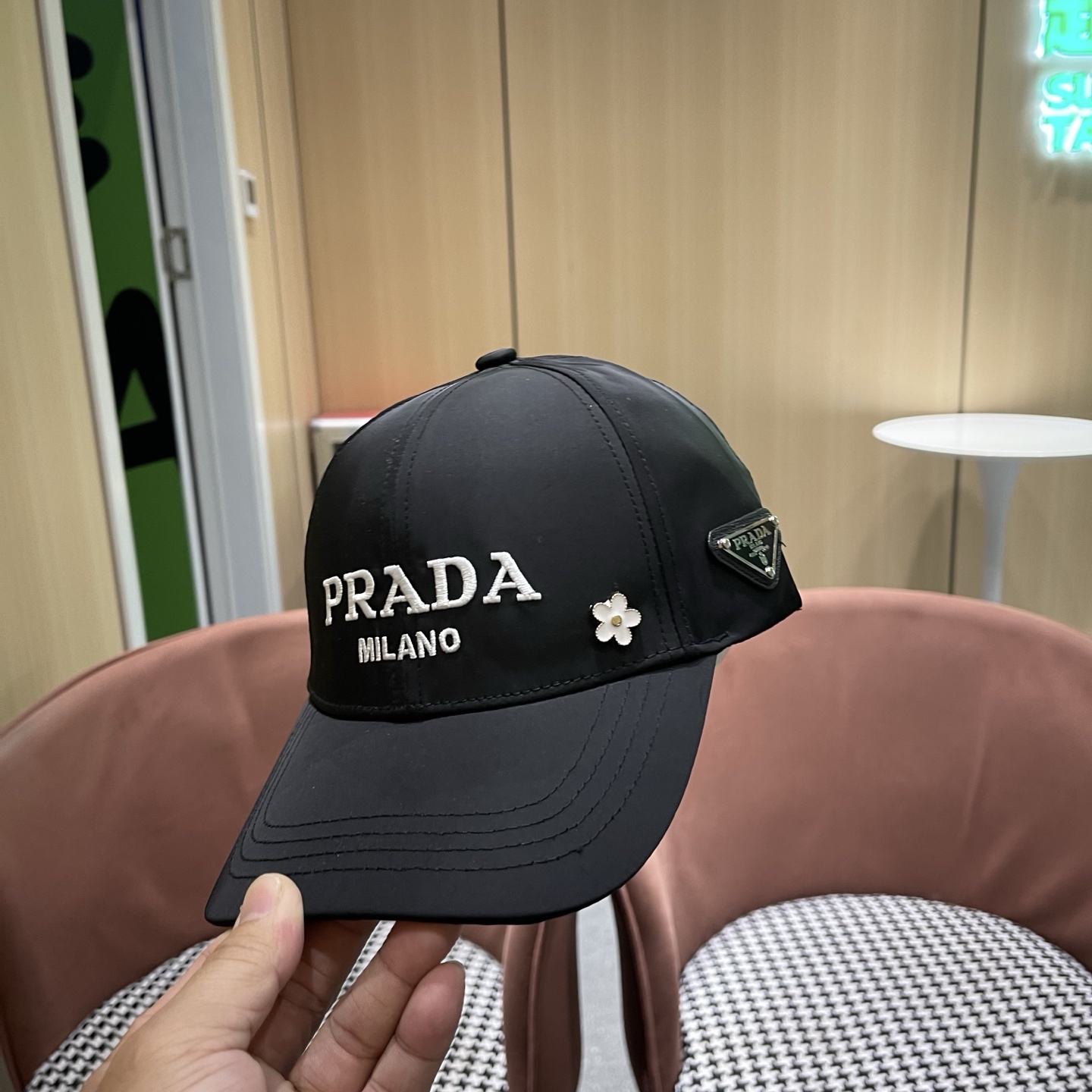 普拉达PRADA原单新款棒球帽 简约大气👈🏻👍休闲时尚👩潮流又有范👍百搭款！