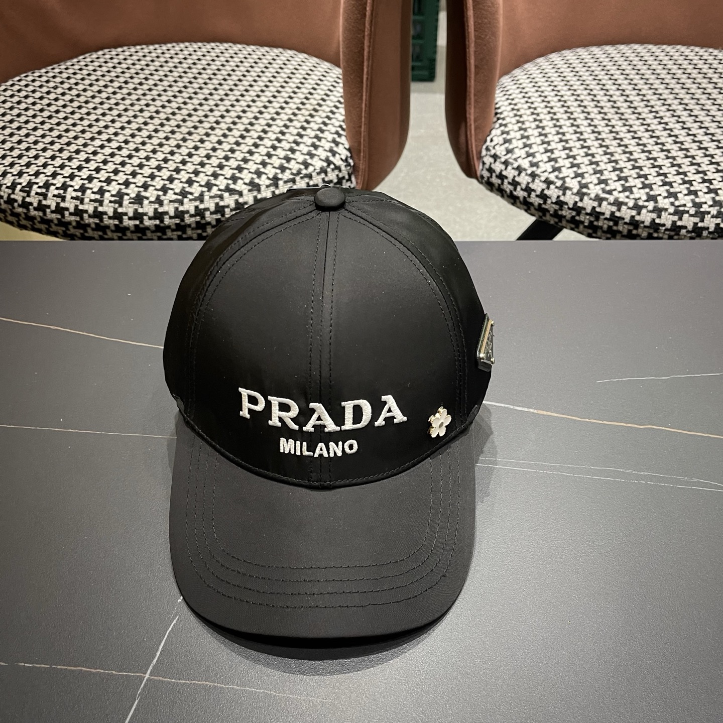 普拉达PRADA原单新款棒球帽 简约大气👈🏻👍休闲时尚👩潮流又有范👍百搭款！