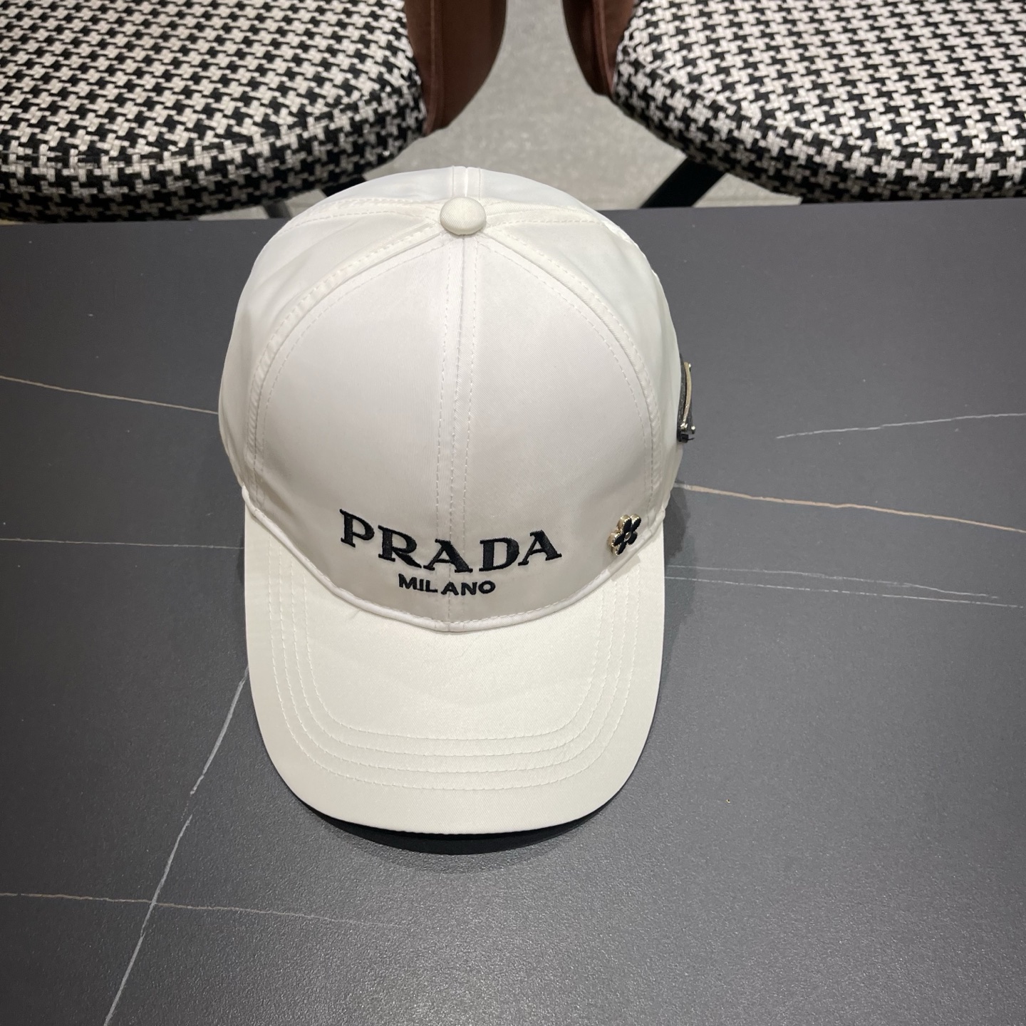 普拉达PRADA原单新款棒球帽 简约大气👈🏻👍休闲时尚👩潮流又有范👍百搭款！