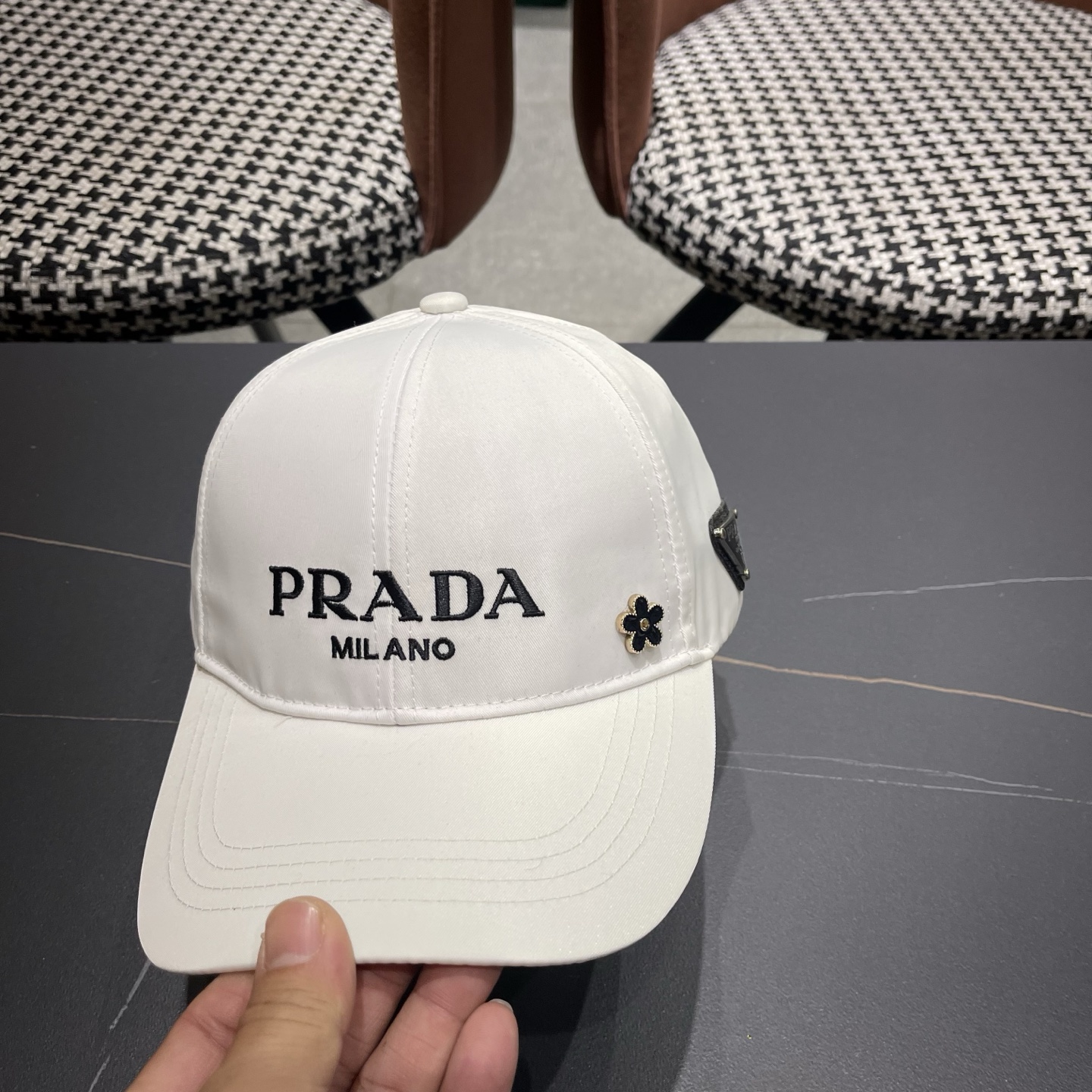 普拉达PRADA原单新款棒球帽 简约大气👈🏻👍休闲时尚👩潮流又有范👍百搭款！