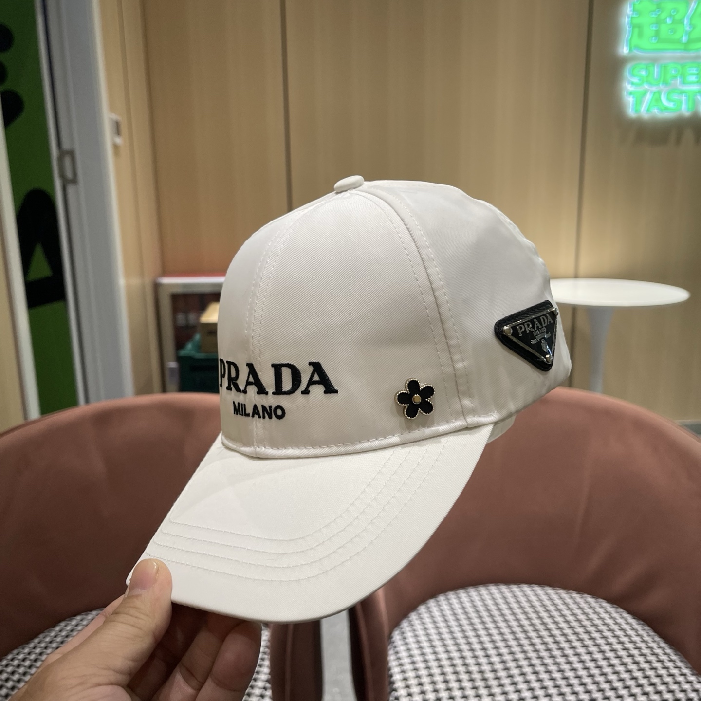 普拉达PRADA原单新款棒球帽 简约大气👈🏻👍休闲时尚👩潮流又有范👍百搭款！