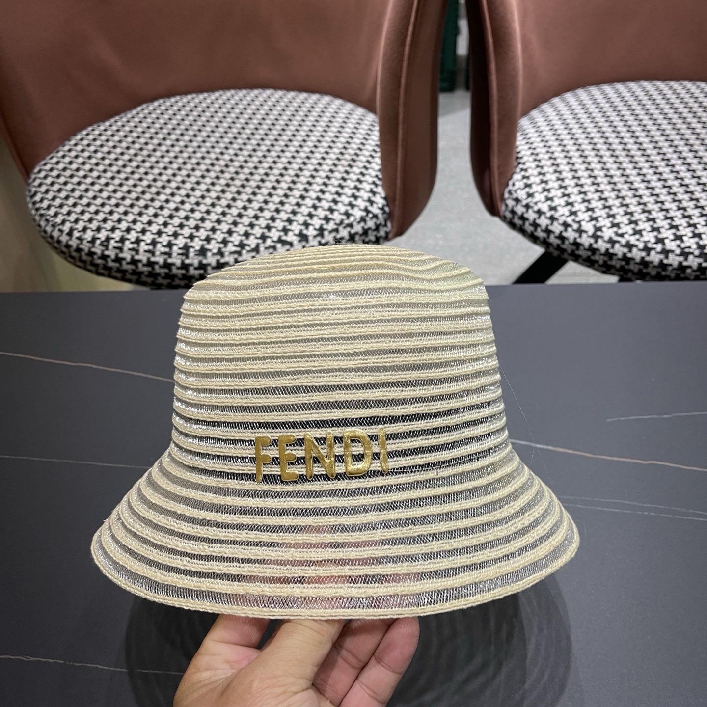 Fendi 芬迪 新款法式复古遮阳帽子女夏季海边度假太阳帽优雅网纱水桶帽