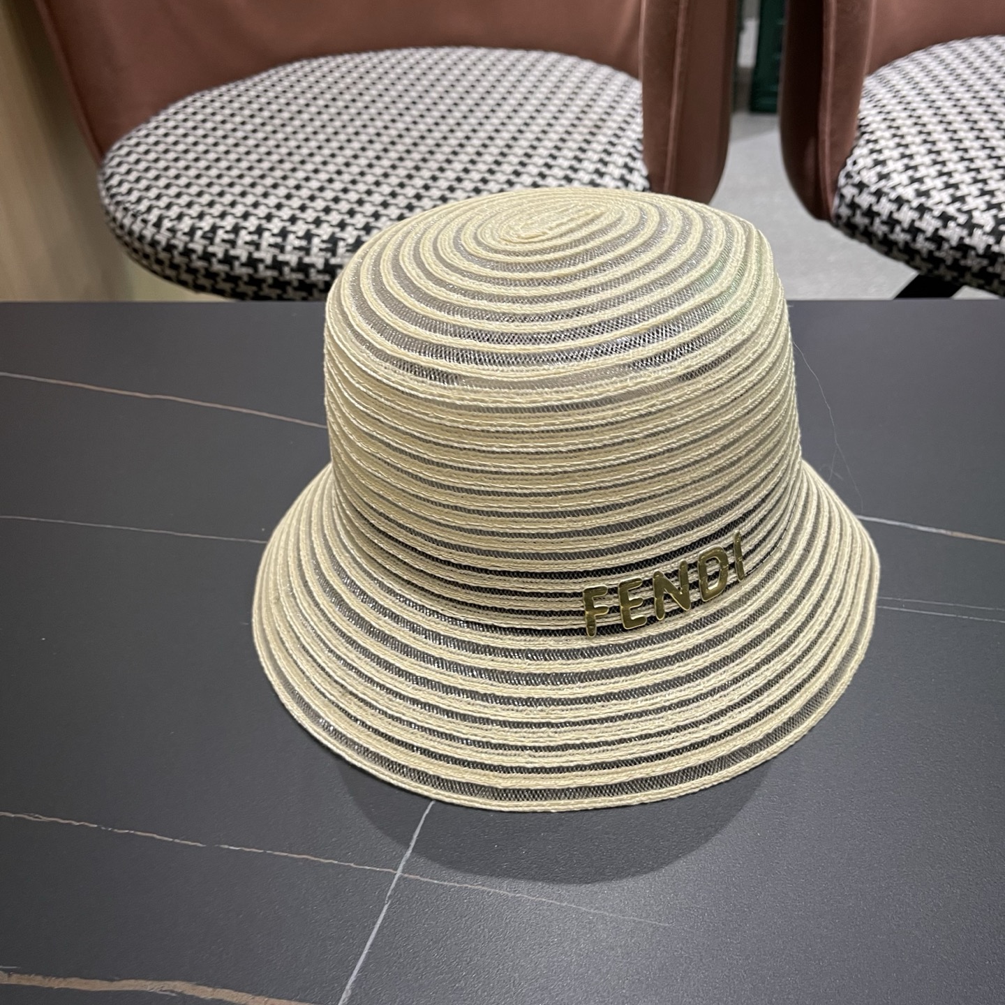 Fendi 芬迪 新款法式复古遮阳帽子女夏季海边度假太阳帽优雅网纱水桶帽