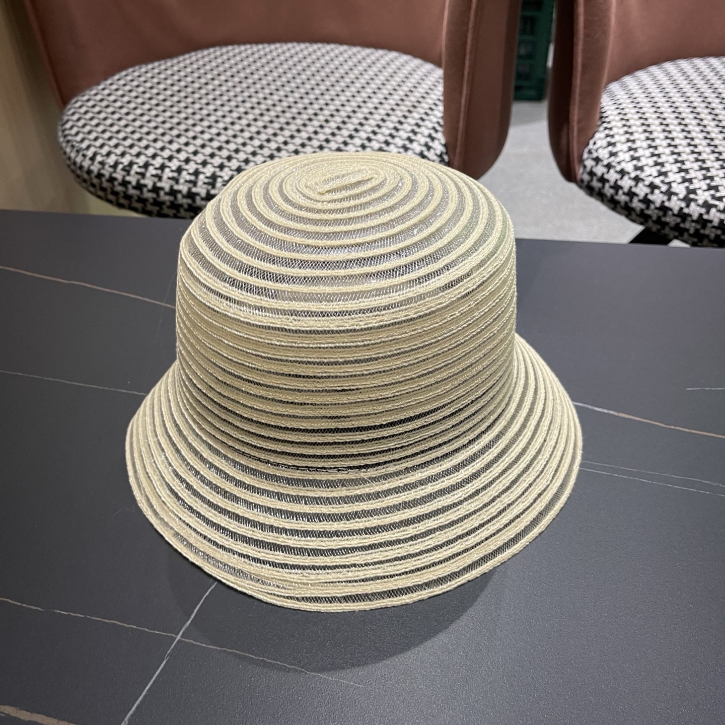 Fendi 芬迪 新款法式复古遮阳帽子女夏季海边度假太阳帽优雅网纱水桶帽