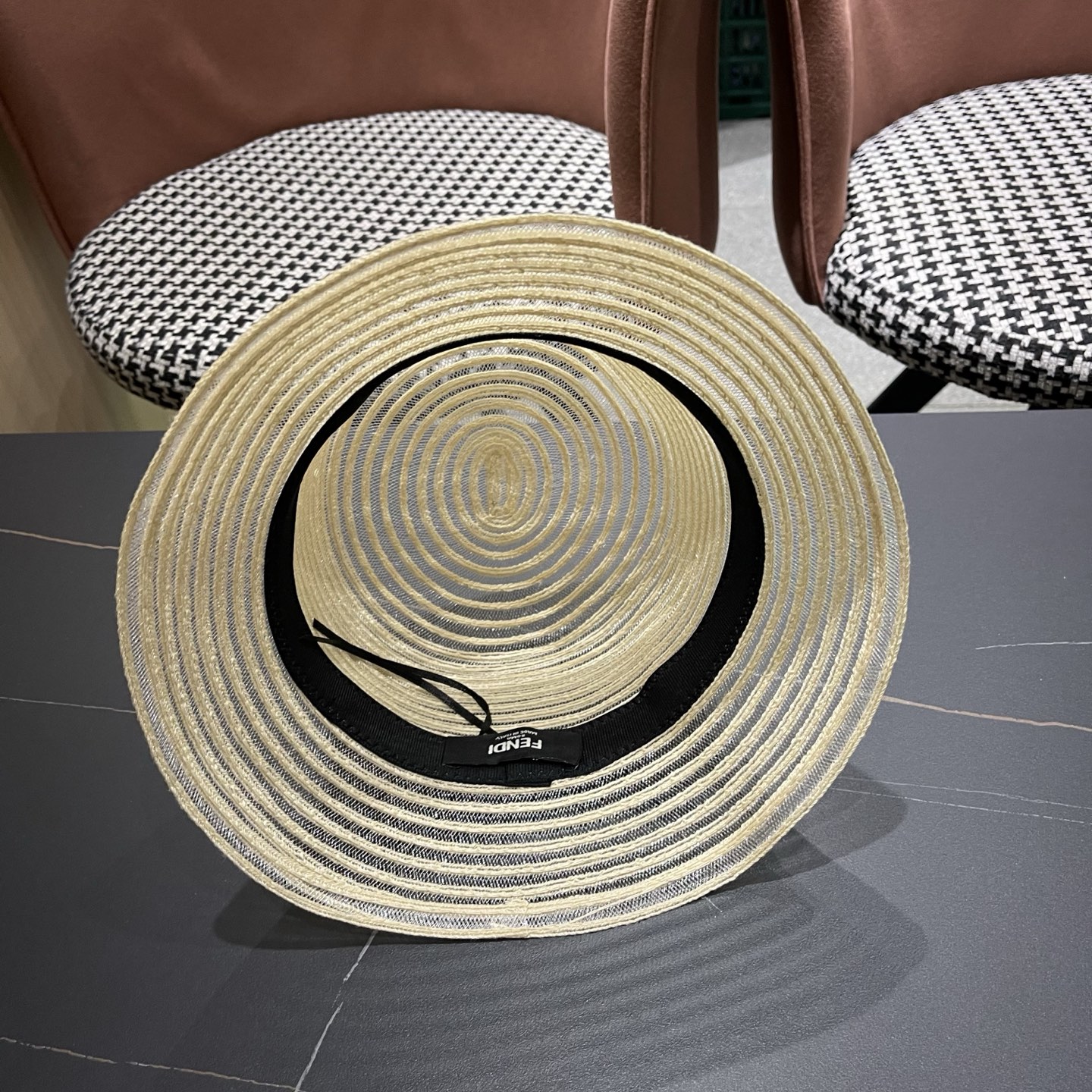 Fendi 芬迪 新款法式复古遮阳帽子女夏季海边度假太阳帽优雅网纱水桶帽