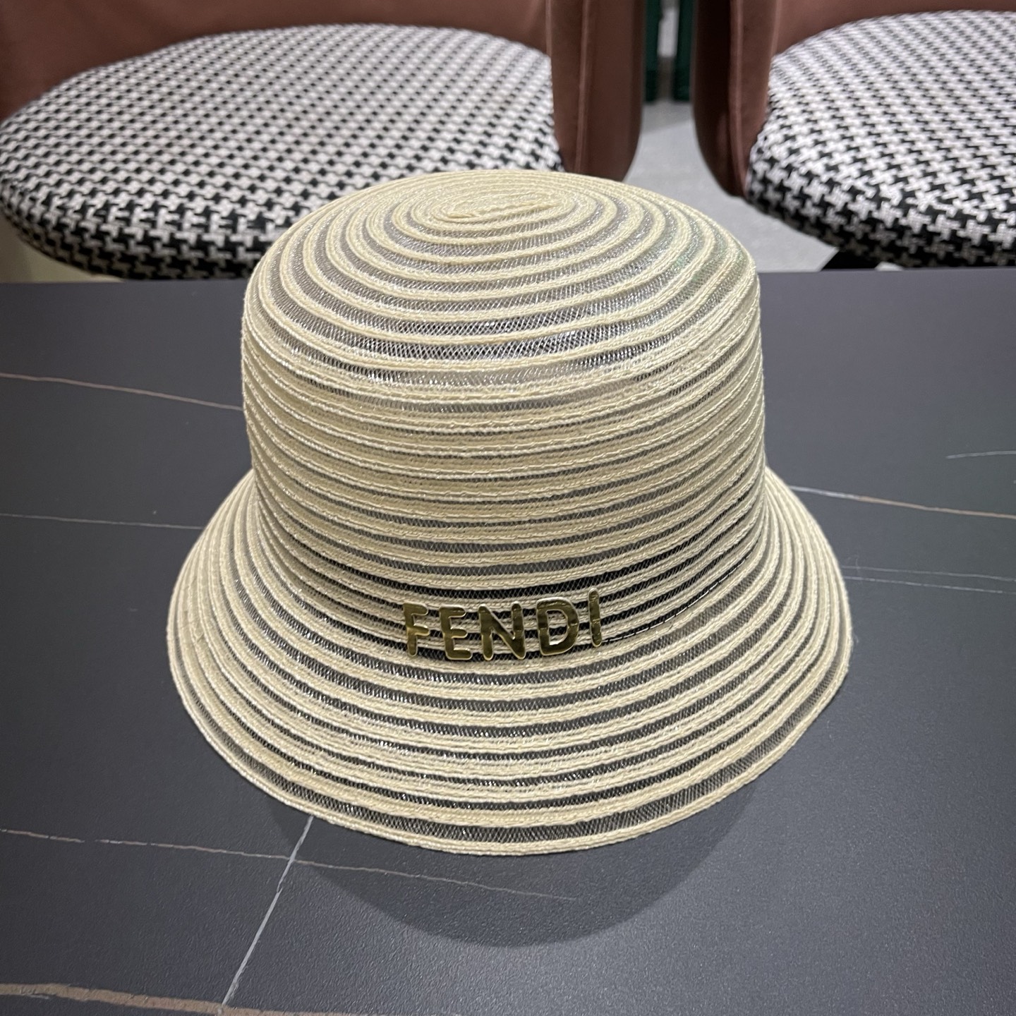 Fendi 芬迪 新款法式复古遮阳帽子女夏季海边度假太阳帽优雅网纱水桶帽