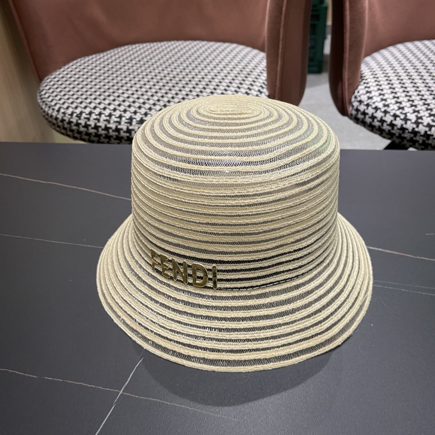 Fendi 芬迪 新款法式复古遮阳帽子女夏季海边度假太阳帽优雅网纱水桶帽