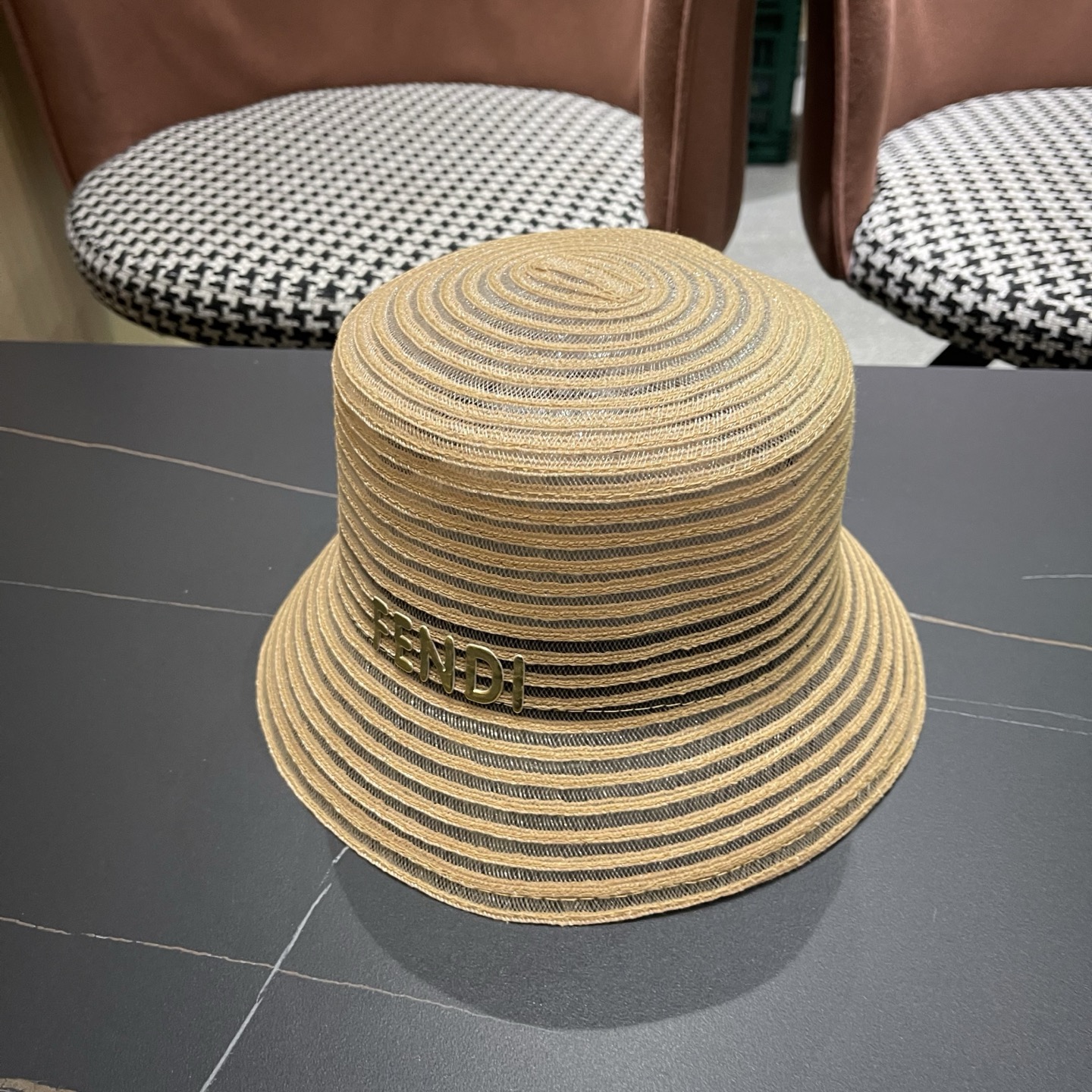 Fendi 芬迪 新款法式复古遮阳帽子女夏季海边度假太阳帽优雅网纱水桶帽