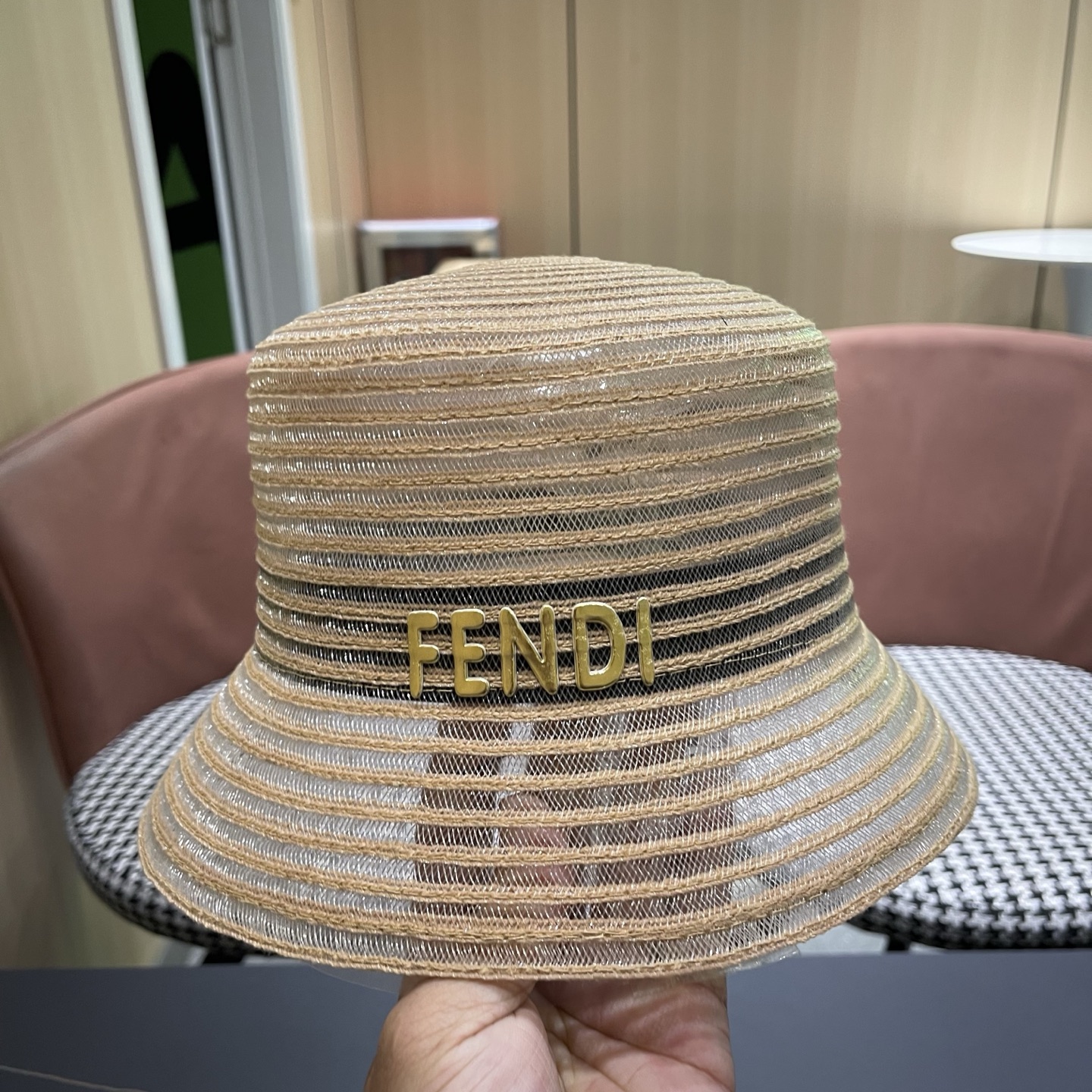 Fendi 芬迪 新款法式复古遮阳帽子女夏季海边度假太阳帽优雅网纱水桶帽