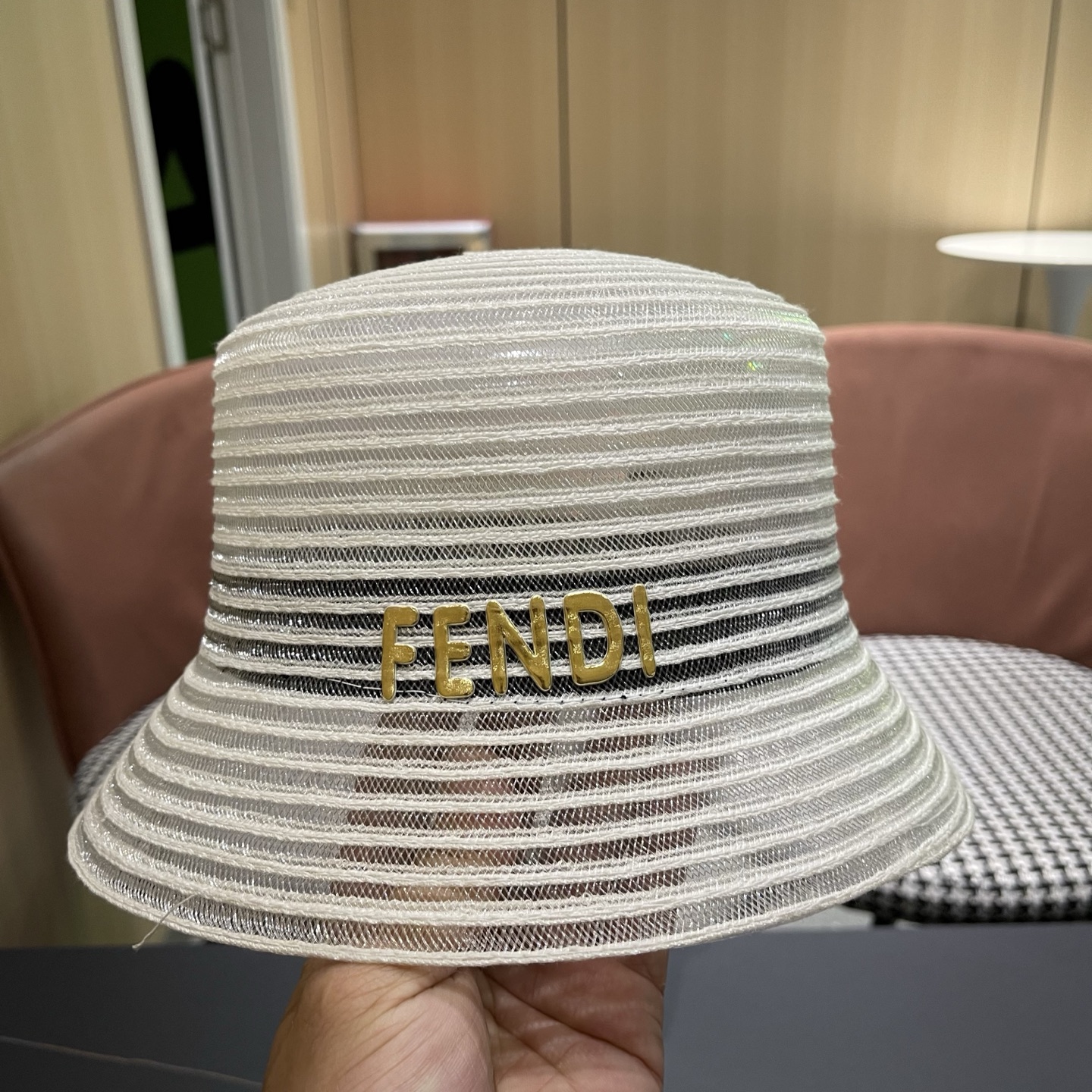Fendi 芬迪 新款法式复古遮阳帽子女夏季海边度假太阳帽优雅网纱水桶帽