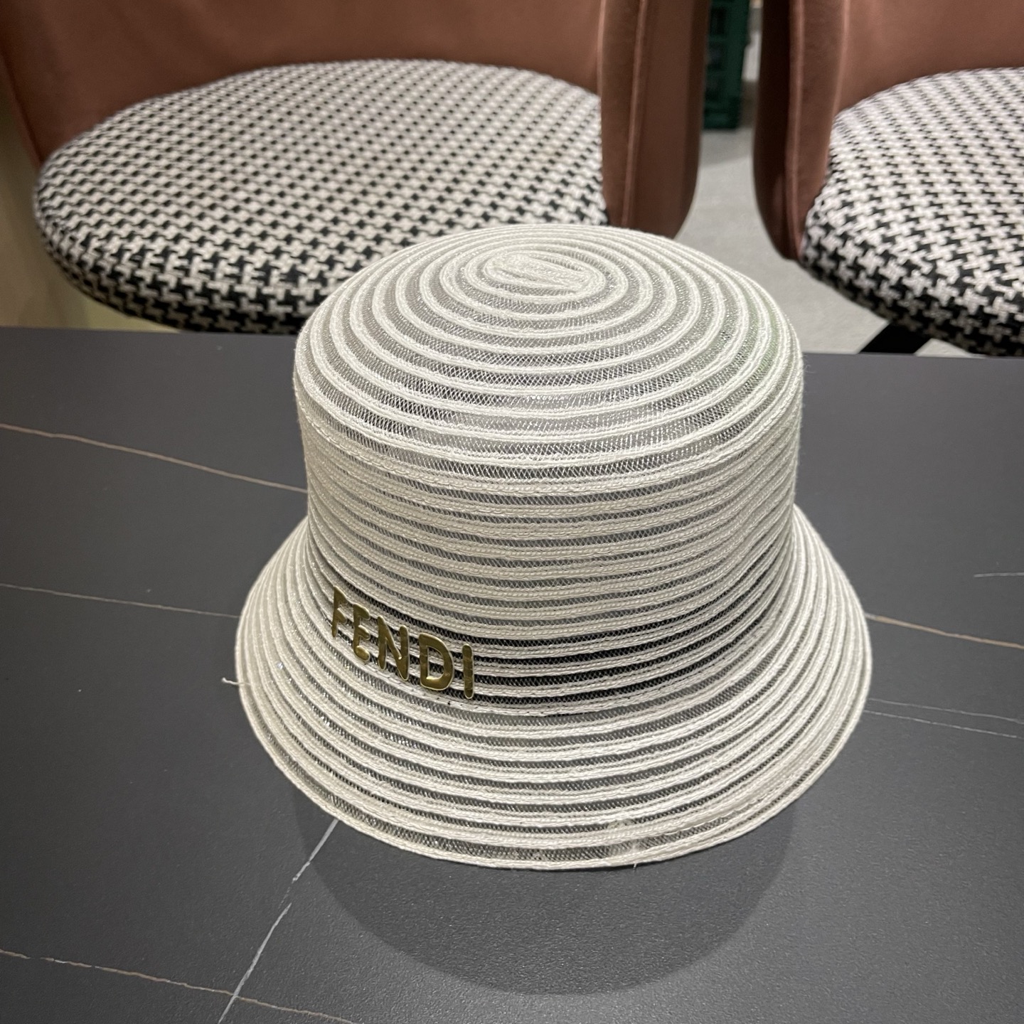Fendi 芬迪 新款法式复古遮阳帽子女夏季海边度假太阳帽优雅网纱水桶帽