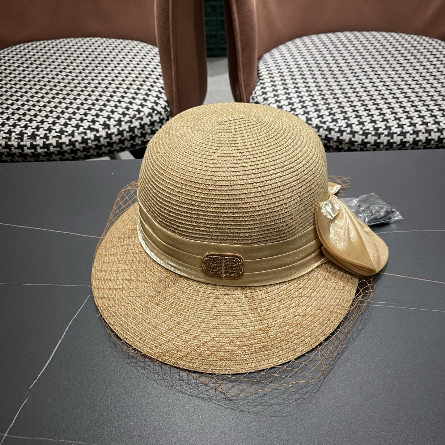 NO:764880,BALENCIAGA Balenciaga Straw Hat New Korean Style Bow Straw Hat Back Slit Bucket Hat Women's Seaside Beach Hat Sun Hat Hat Straw Hat Bucket Hat Baseball Cap, Hat, Balenciaga, Balenciaga, espadrilles, hats19860909BALENCIAGA巴黎世家草帽新款韩系蝴蝶结草帽后开叉渔夫帽女 士海边沙滩帽遮阳帽 帽子草帽渔夫帽棒球帽,帽子,balenciaga,balenciaga,espadrilles,hats,hat