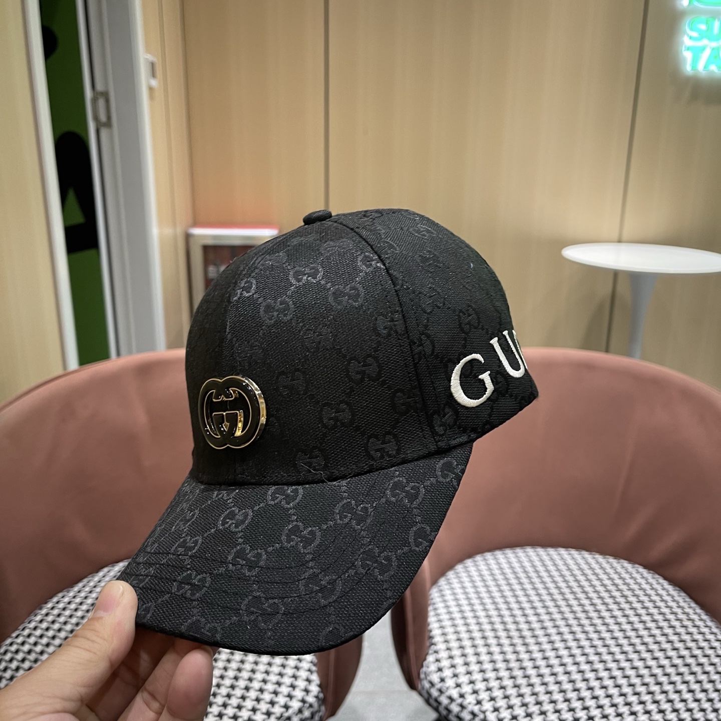 原单品质GUCCI古奇棒球帽火爆来袭 工艺非常精美 高档大气上档次！低调奢华，方便携带！跑量！