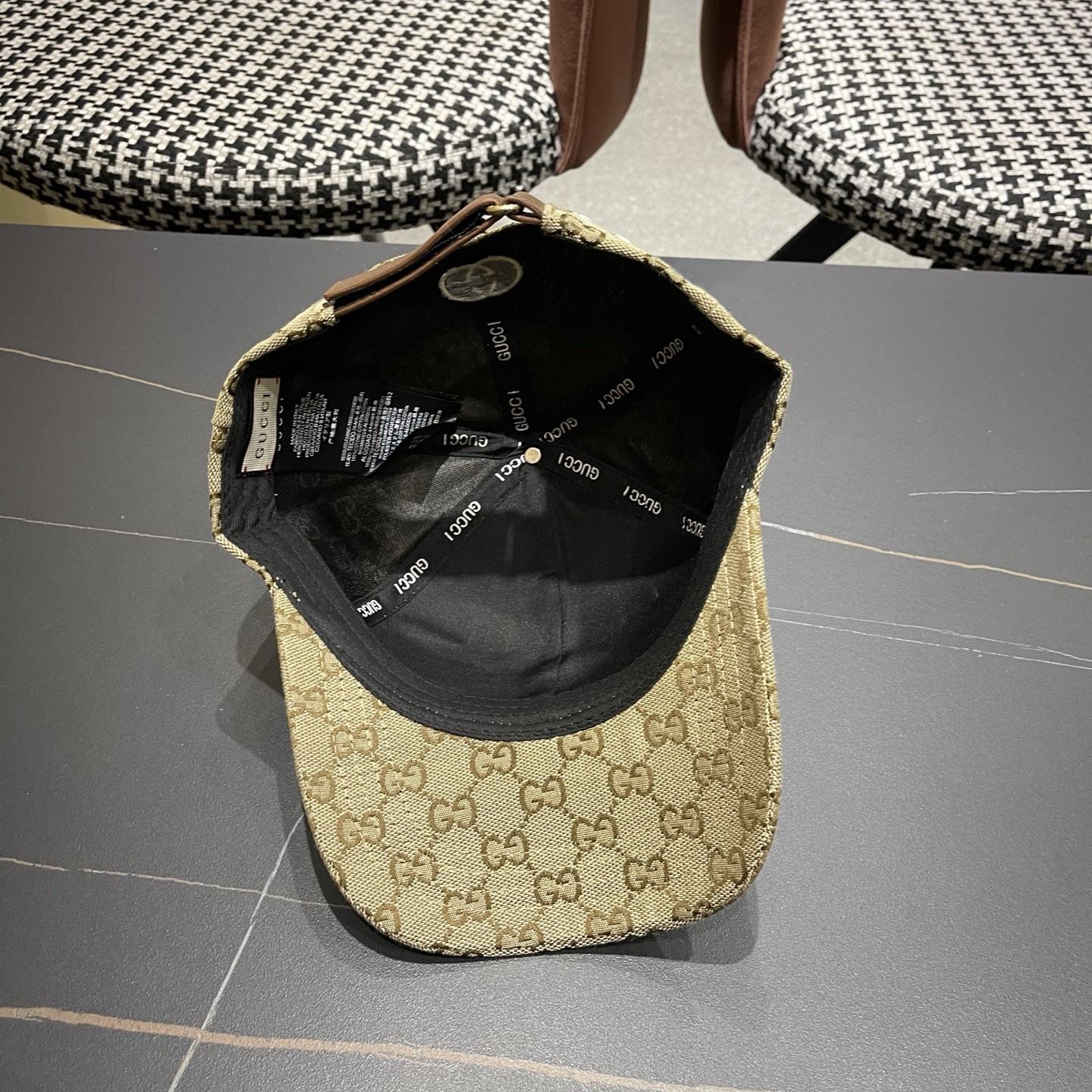 原单品质GUCCI古奇棒球帽火爆来袭 工艺非常精美 高档大气上档次！低调奢华，方便携带！跑量！