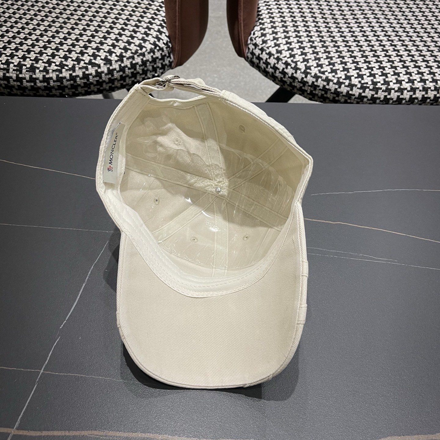 MONCLER蒙口新款洗水做旧棒球帽，男女同款，网红同款