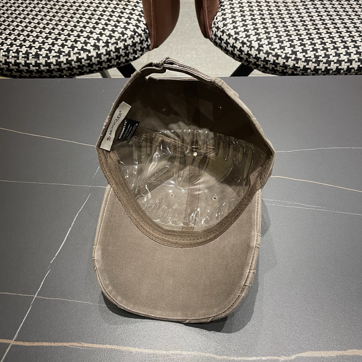 MONCLER蒙口新款洗水做旧棒球帽，男女同款，网红同款