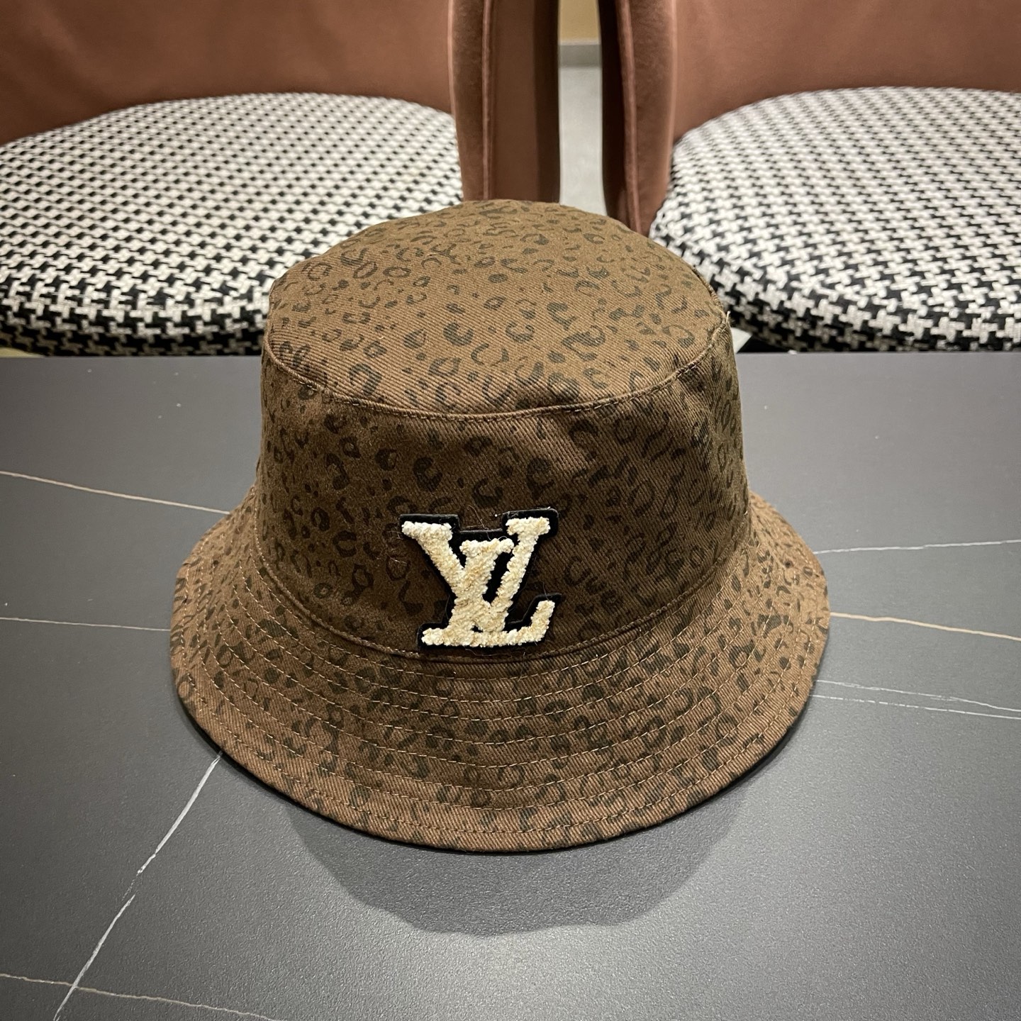 LV路易威登 新款豹纹渔夫帽女春季韩版时尚百搭显 脸小水桶帽素颜遮阳盆帽