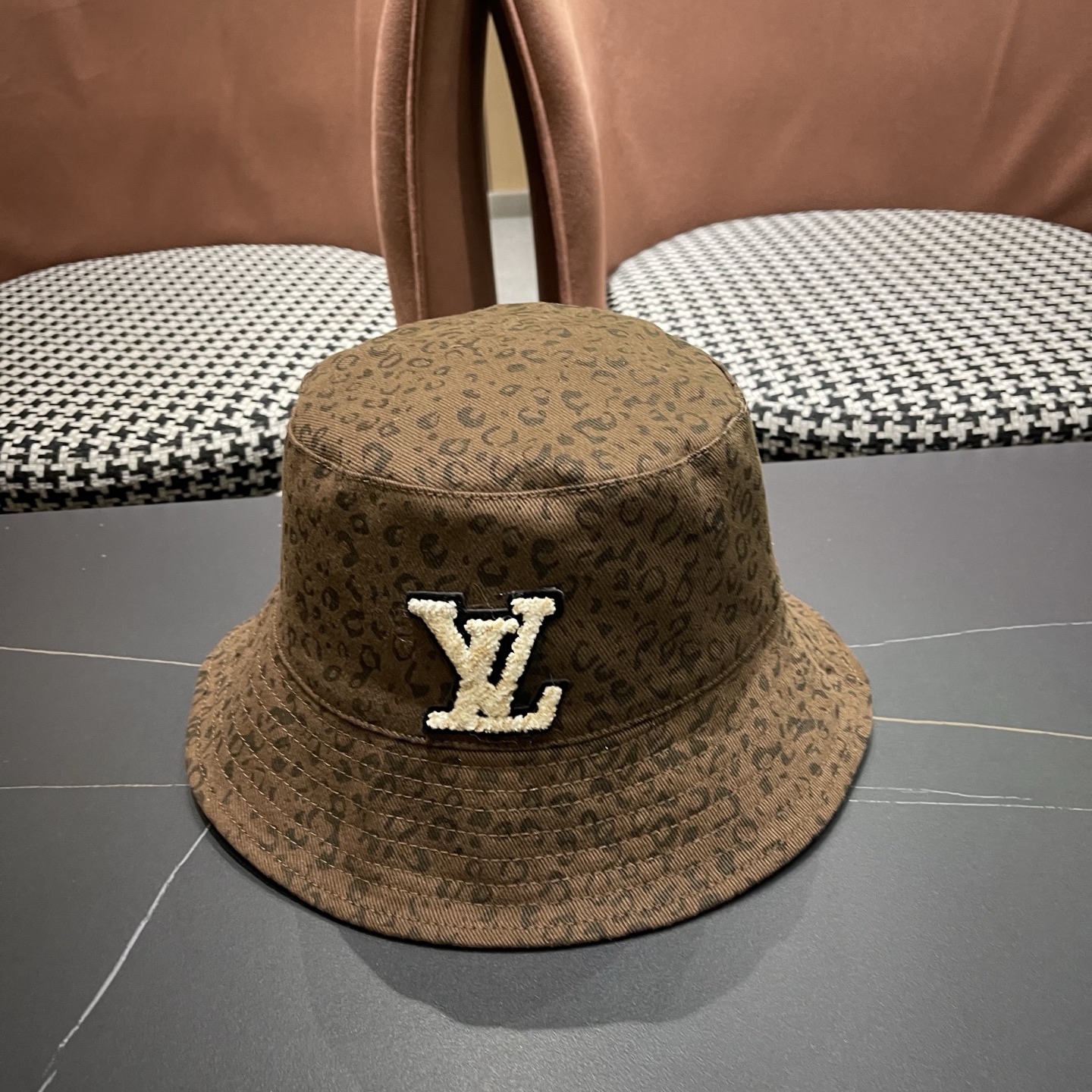 LV路易威登 新款豹纹渔夫帽女春季韩版时尚百搭显 脸小水桶帽素颜遮阳盆帽