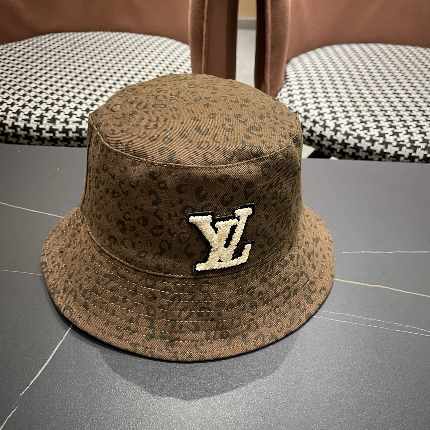 LV路易威登 新款豹纹渔夫帽女春季韩版时尚百搭显 脸小水桶帽素颜遮阳盆帽