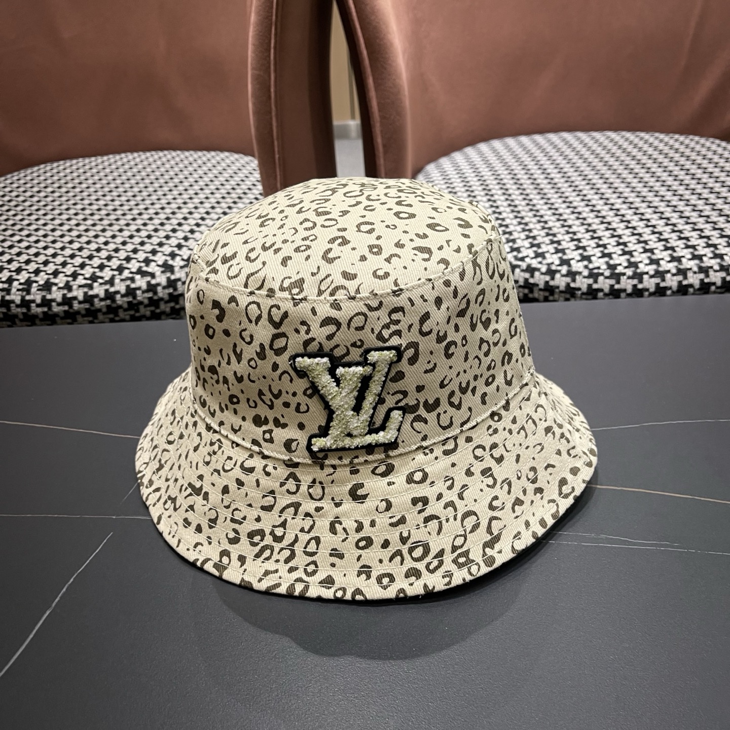 LV路易威登 新款豹纹渔夫帽女春季韩版时尚百搭显 脸小水桶帽素颜遮阳盆帽