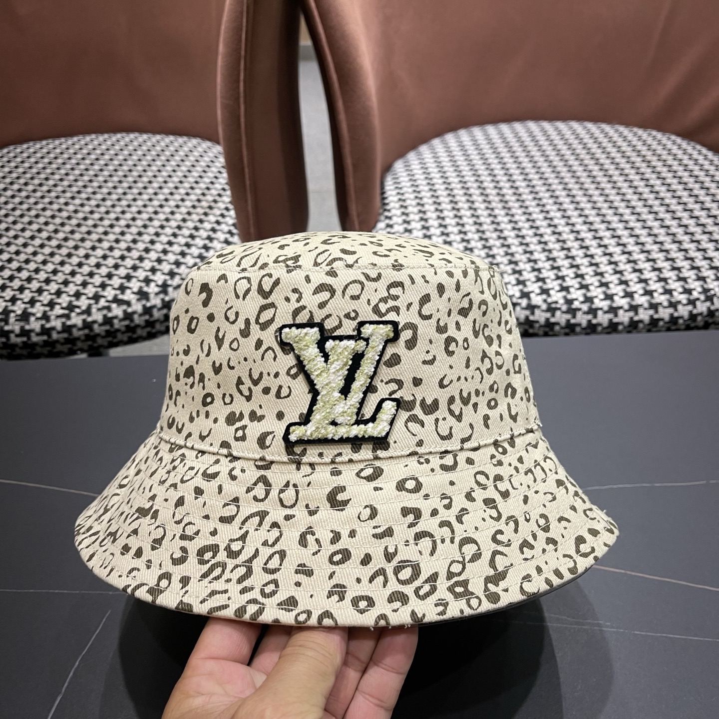 LV路易威登 新款豹纹渔夫帽女春季韩版时尚百搭显 脸小水桶帽素颜遮阳盆帽