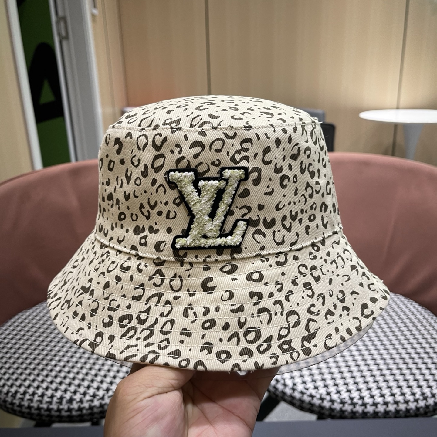 LV路易威登 新款豹纹渔夫帽女春季韩版时尚百搭显 脸小水桶帽素颜遮阳盆帽