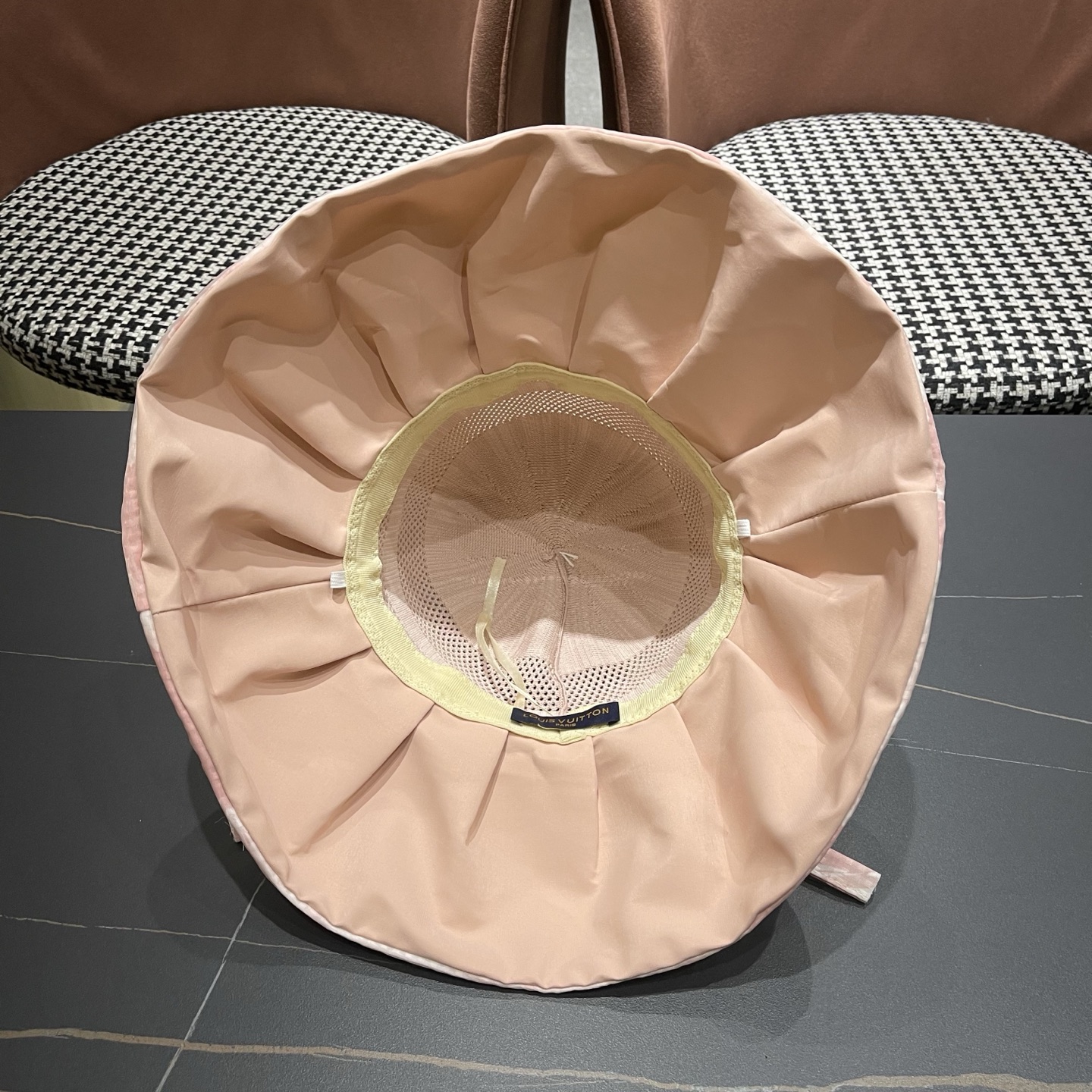 LV路易威登 新款蝴蝶结满顶防晒帽子女夏季透气大帽檐黑胶休闲镂空遮阳帽