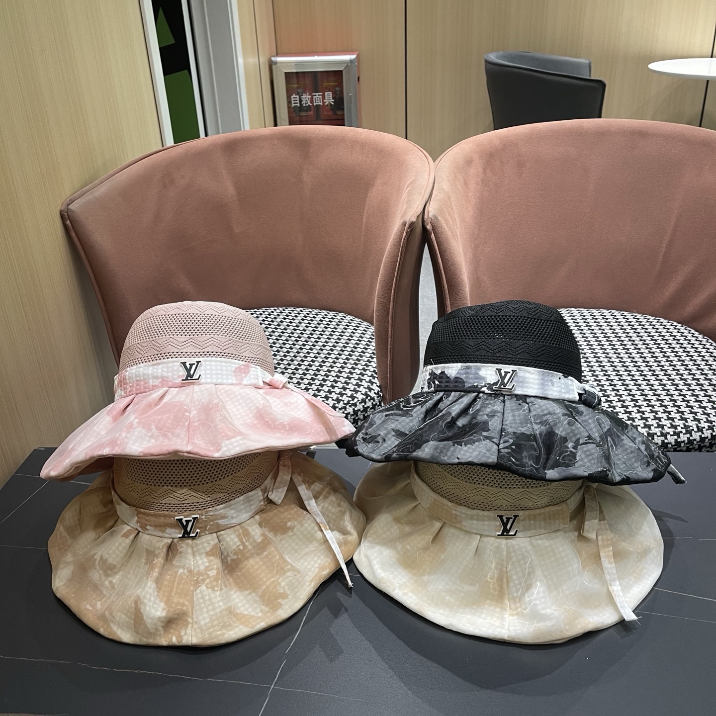 LV路易威登 新款蝴蝶结满顶防晒帽子女夏季透气大帽檐黑胶休闲镂空遮阳帽