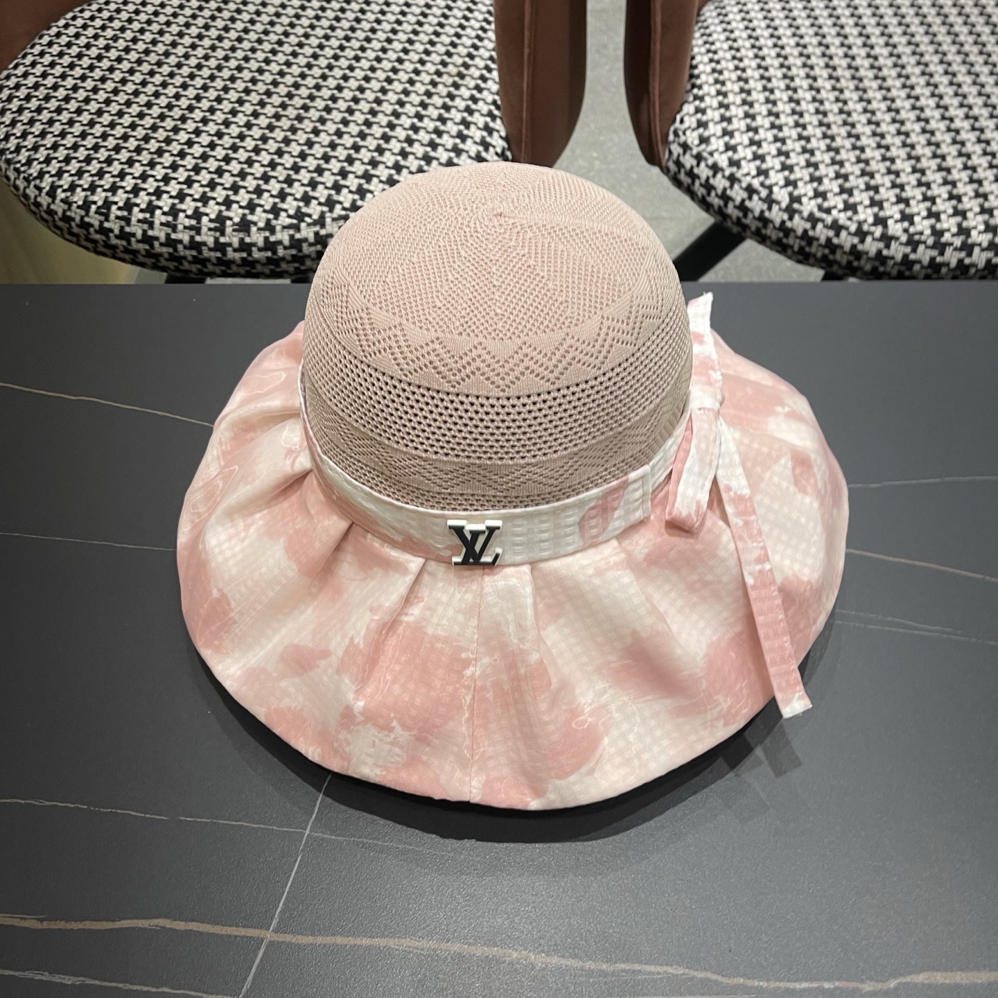 LV路易威登 新款蝴蝶结满顶防晒帽子女夏季透气大帽檐黑胶休闲镂空遮阳帽