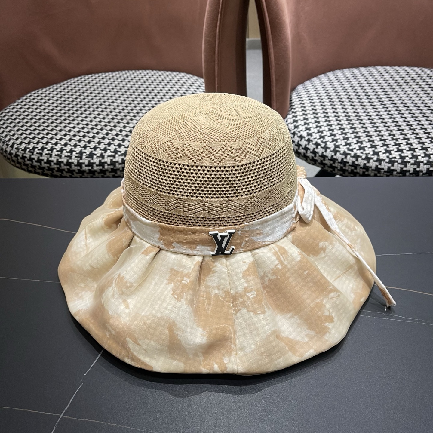 LV路易威登 新款蝴蝶结满顶防晒帽子女夏季透气大帽檐黑胶休闲镂空遮阳帽