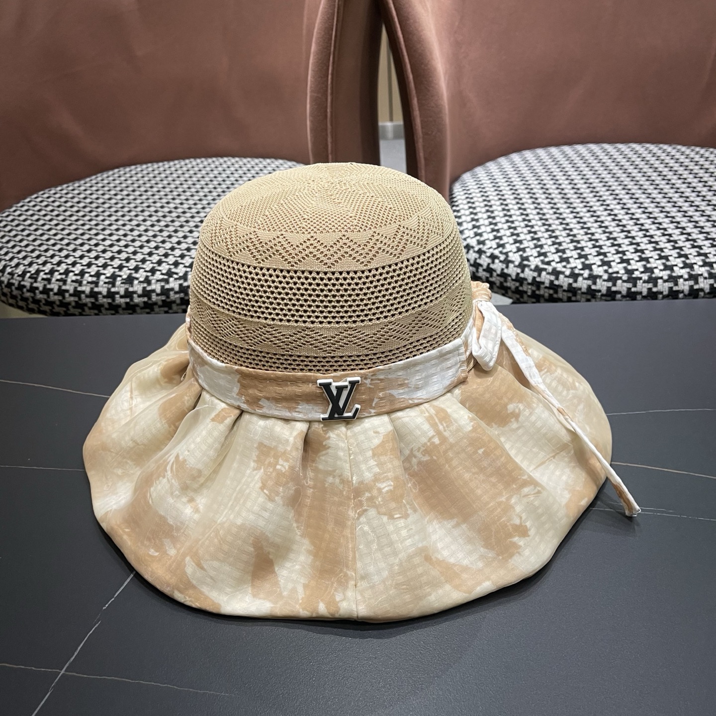 LV路易威登 新款蝴蝶结满顶防晒帽子女夏季透气大帽檐黑胶休闲镂空遮阳帽