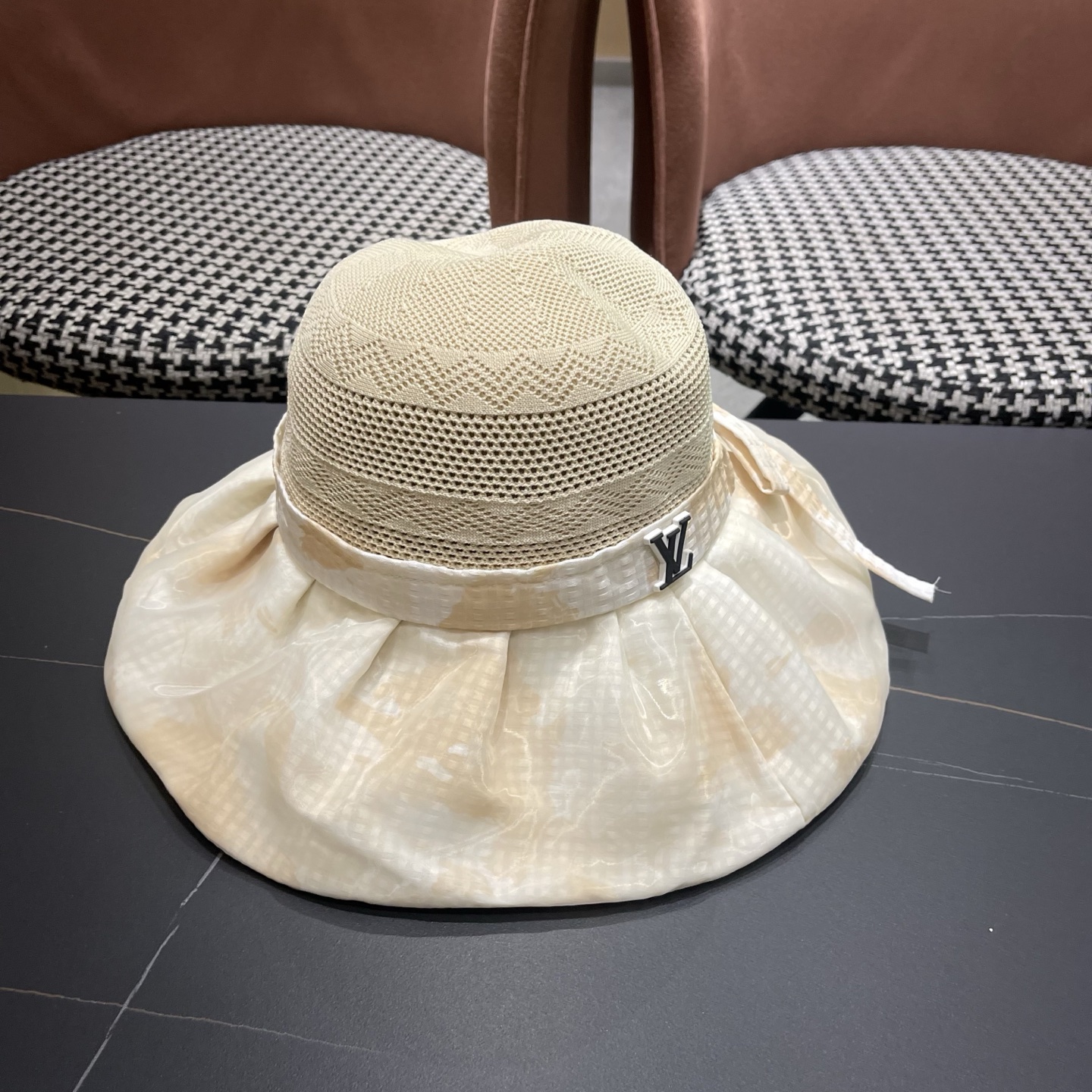 LV路易威登 新款蝴蝶结满顶防晒帽子女夏季透气大帽檐黑胶休闲镂空遮阳帽