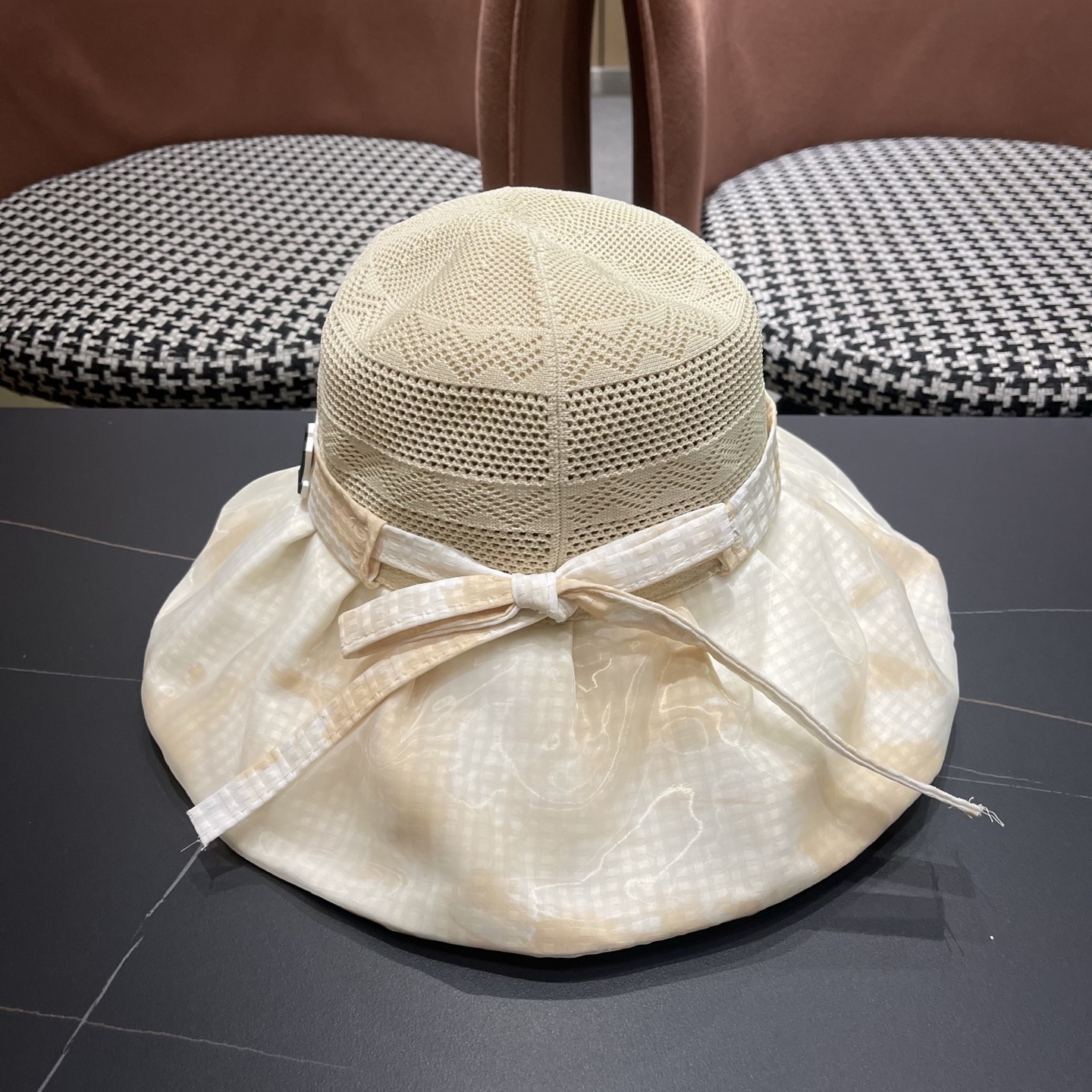 LV路易威登 新款蝴蝶结满顶防晒帽子女夏季透气大帽檐黑胶休闲镂空遮阳帽