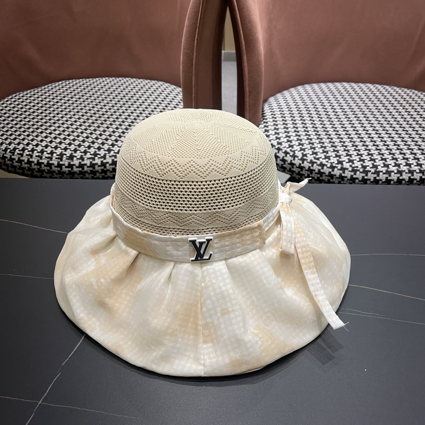 LV路易威登 新款蝴蝶结满顶防晒帽子女夏季透气大帽檐黑胶休闲镂空遮阳帽