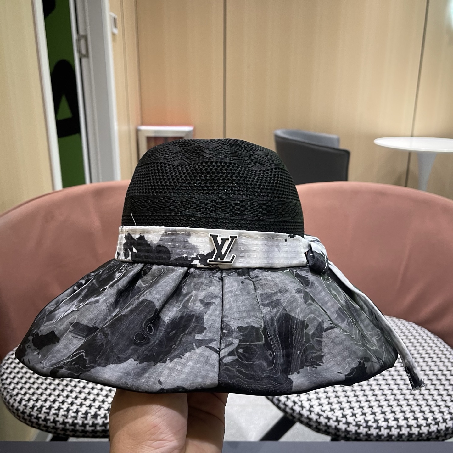 LV路易威登 新款蝴蝶结满顶防晒帽子女夏季透气大帽檐黑胶休闲镂空遮阳帽