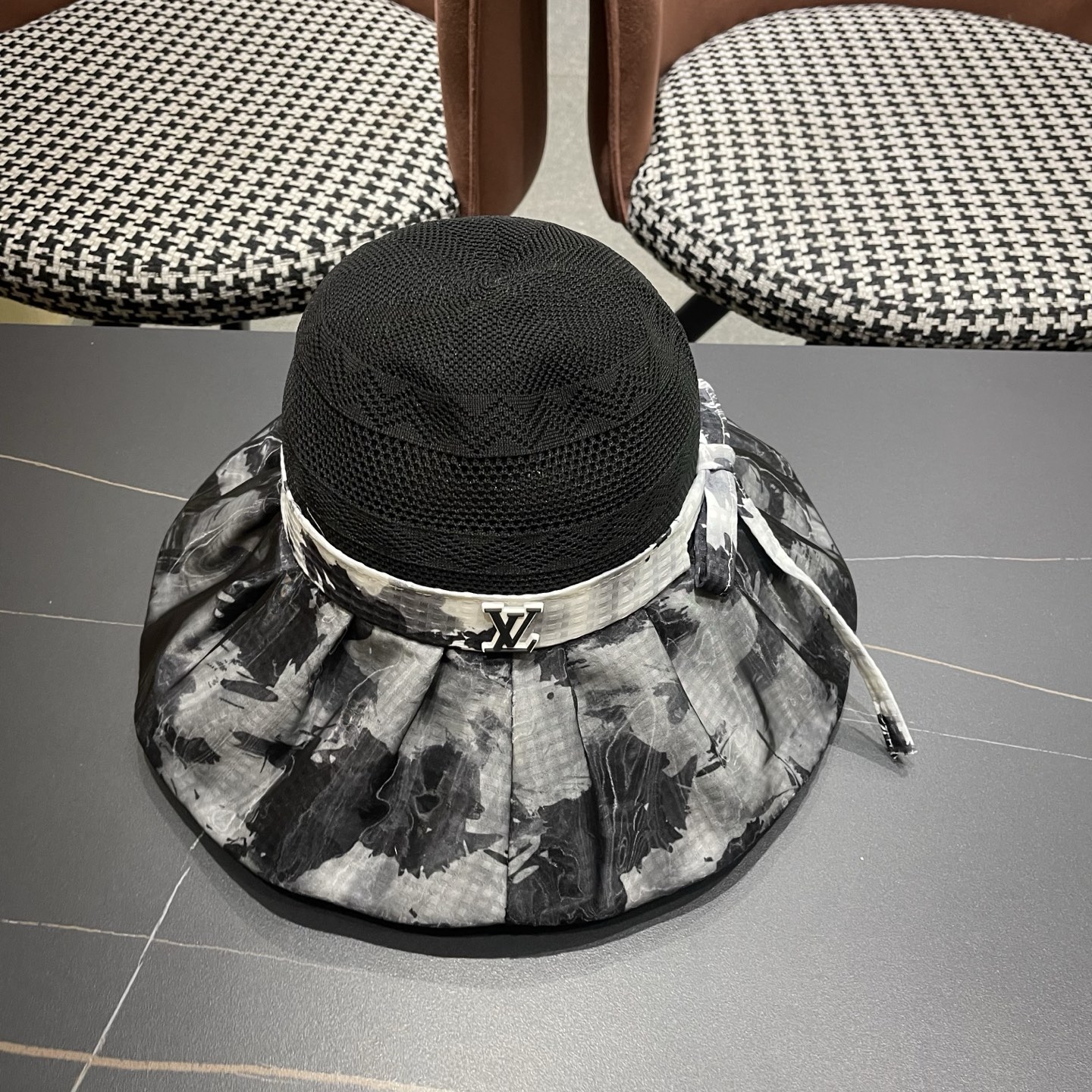 LV路易威登 新款蝴蝶结满顶防晒帽子女夏季透气大帽檐黑胶休闲镂空遮阳帽