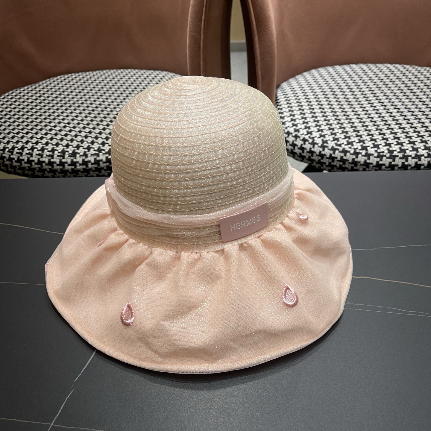 HERMES爱马仕大檐遮阳帽女夏季新款网纱气质彩胶渔夫帽女士防紫外线防晒帽