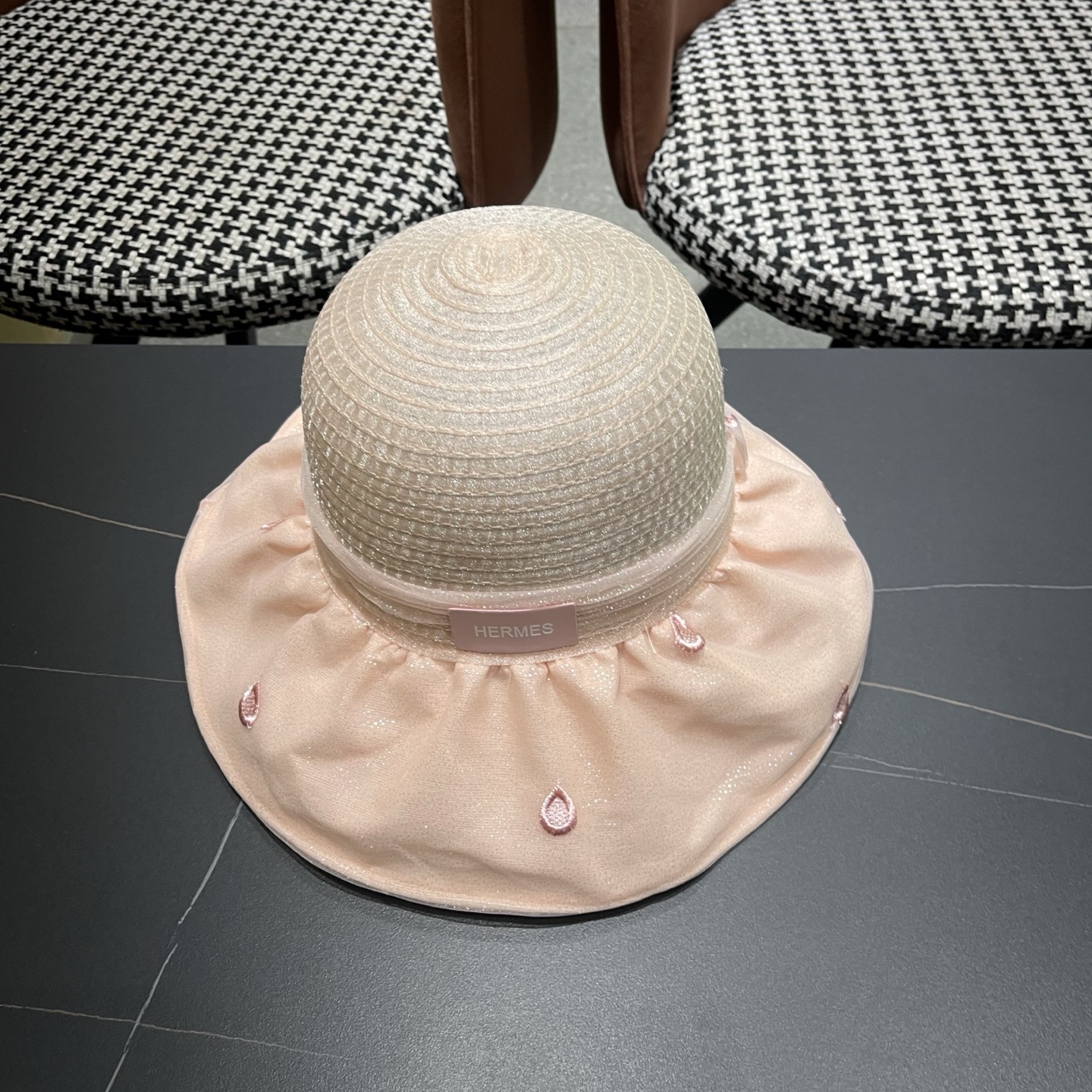 HERMES爱马仕大檐遮阳帽女夏季新款网纱气质彩胶渔夫帽女士防紫外线防晒帽
