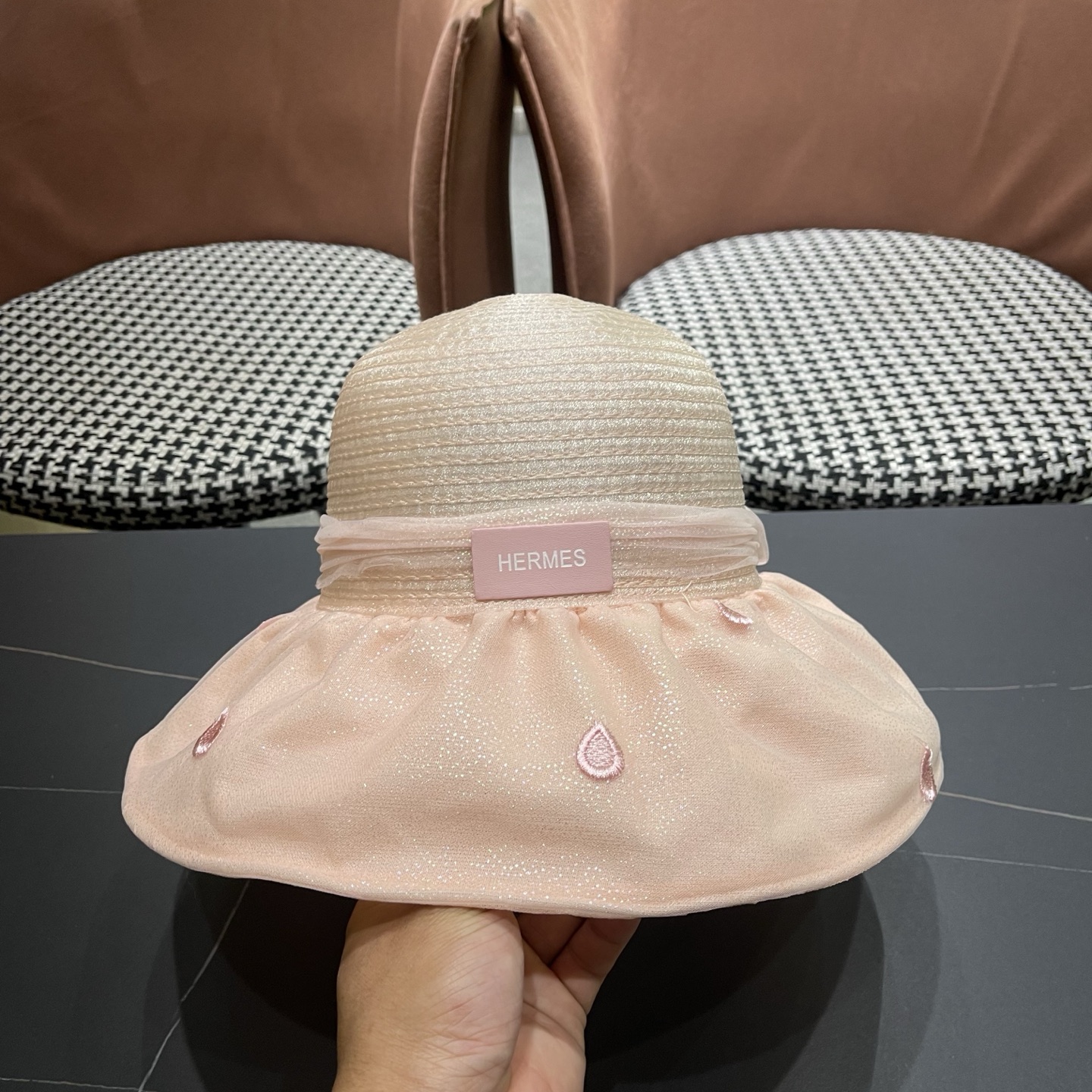 HERMES爱马仕大檐遮阳帽女夏季新款网纱气质彩胶渔夫帽女士防紫外线防晒帽