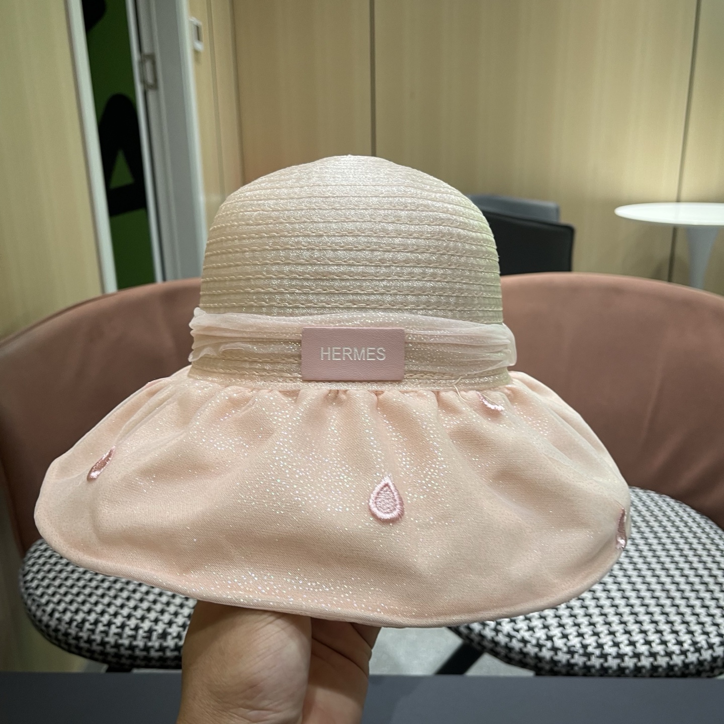 HERMES爱马仕大檐遮阳帽女夏季新款网纱气质彩胶渔夫帽女士防紫外线防晒帽