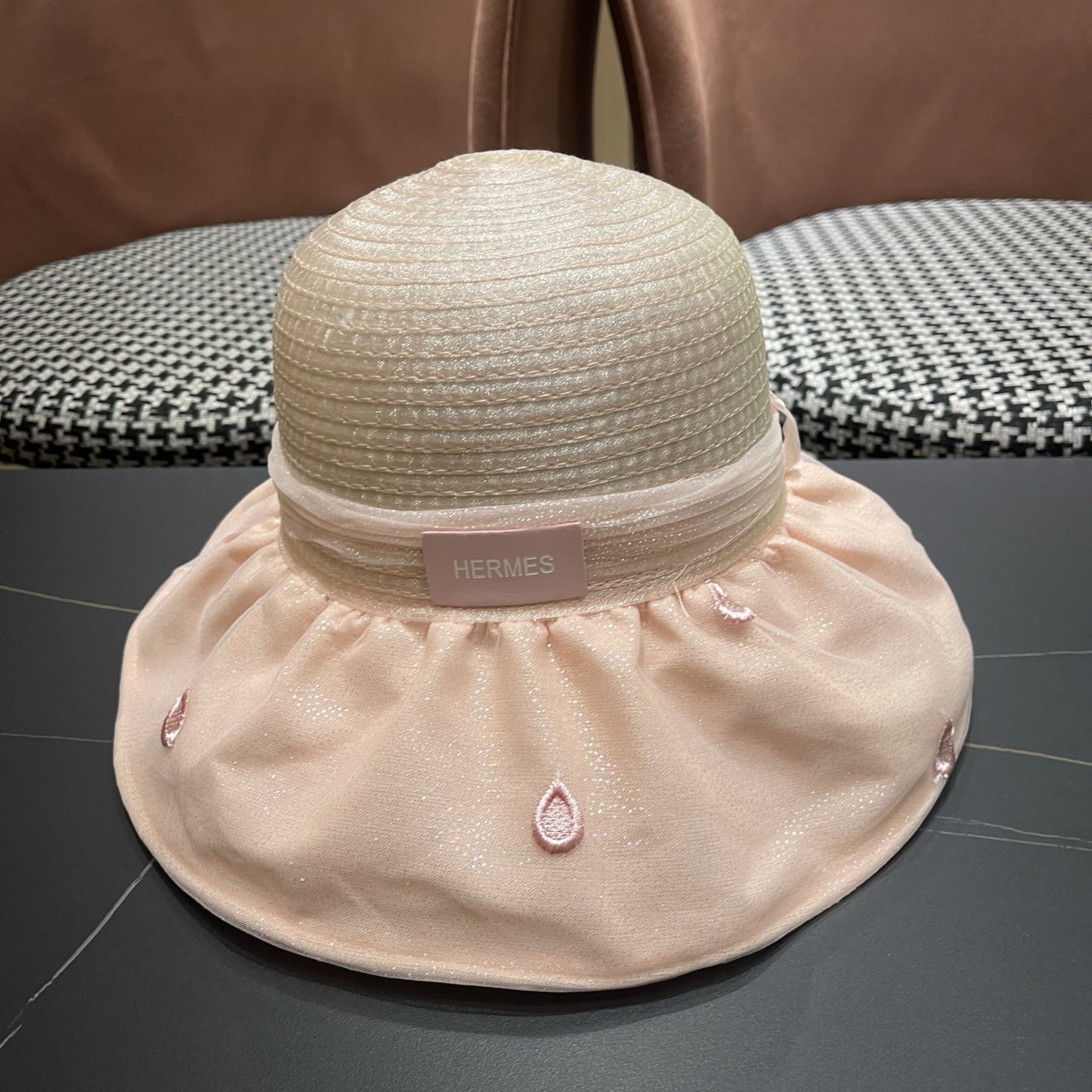 HERMES爱马仕大檐遮阳帽女夏季新款网纱气质彩胶渔夫帽女士防紫外线防晒帽