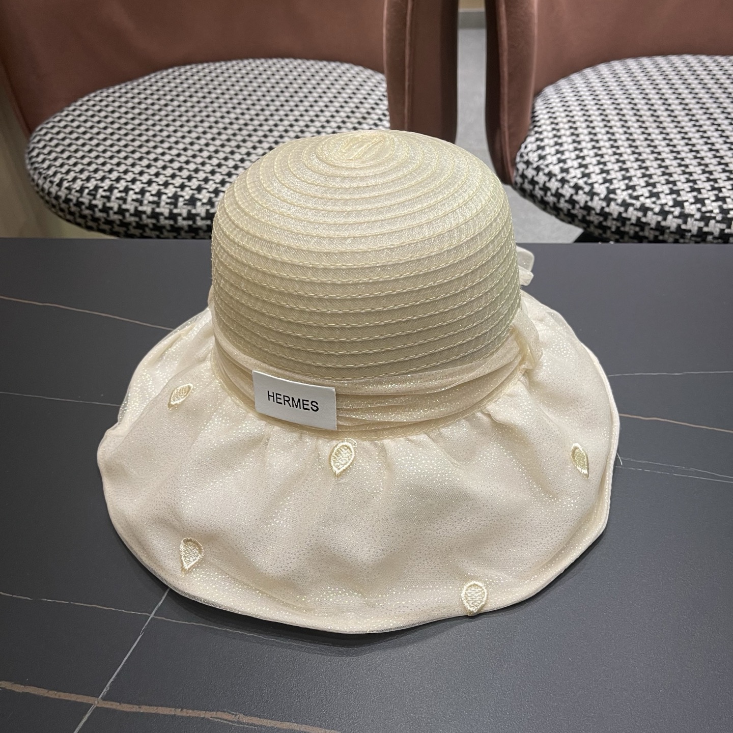 HERMES爱马仕大檐遮阳帽女夏季新款网纱气质彩胶渔夫帽女士防紫外线防晒帽