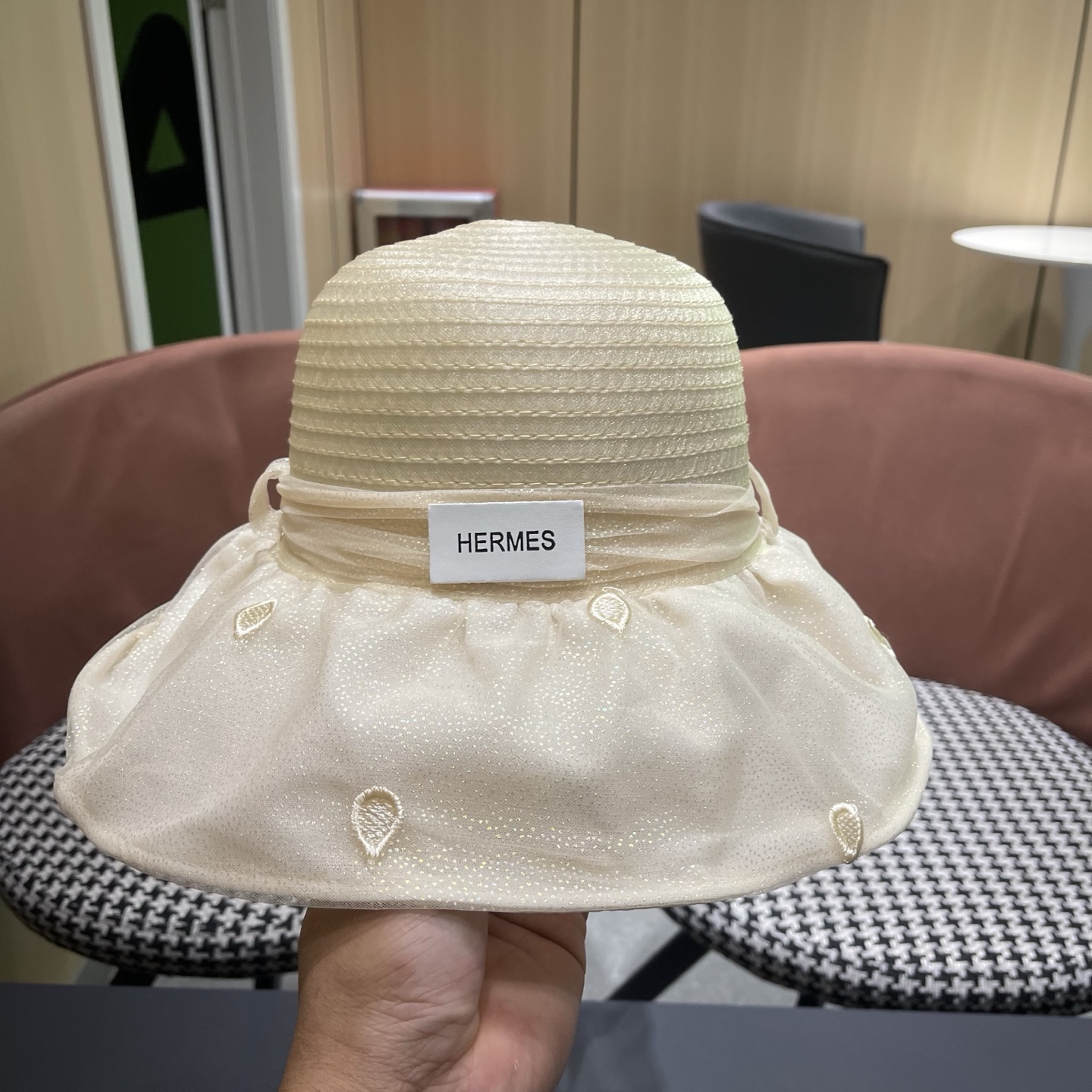 HERMES爱马仕大檐遮阳帽女夏季新款网纱气质彩胶渔夫帽女士防紫外线防晒帽