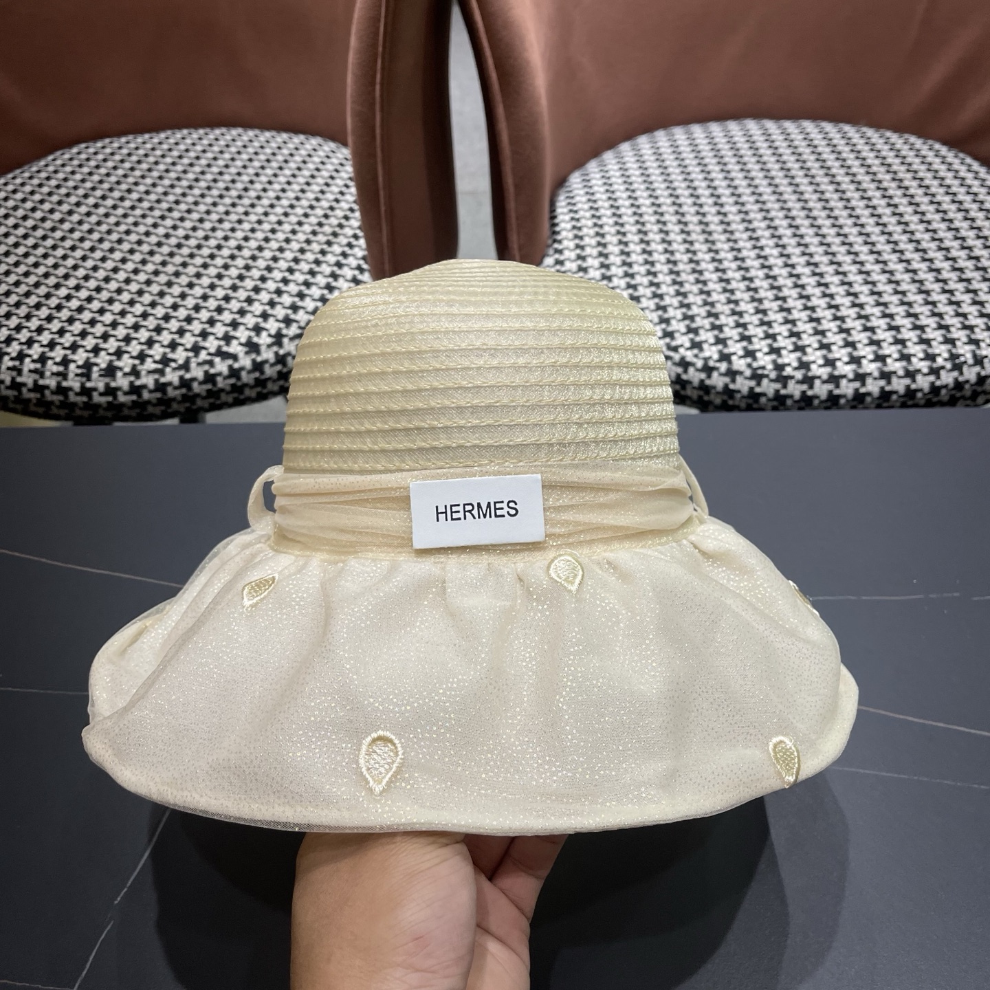 HERMES爱马仕大檐遮阳帽女夏季新款网纱气质彩胶渔夫帽女士防紫外线防晒帽