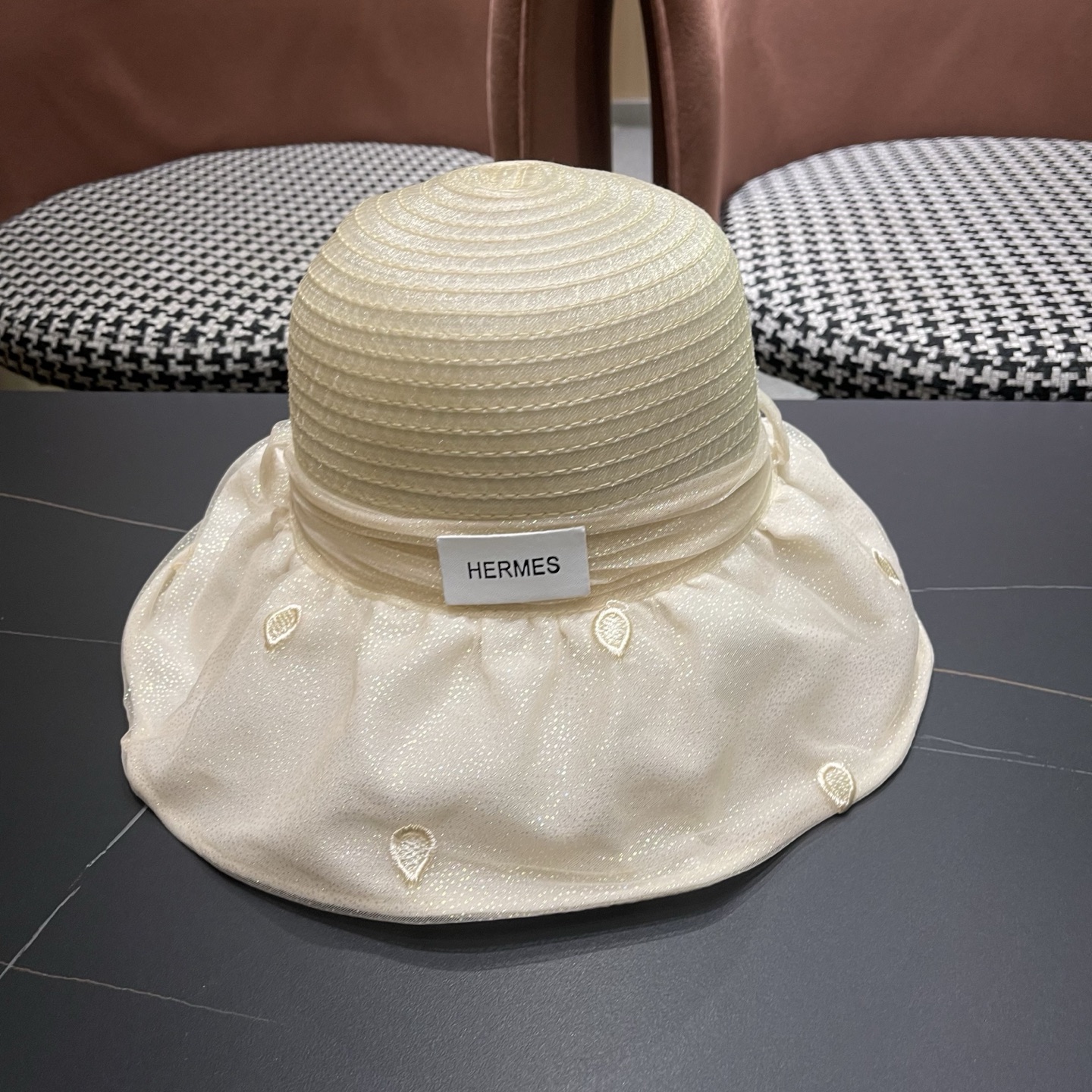 HERMES爱马仕大檐遮阳帽女夏季新款网纱气质彩胶渔夫帽女士防紫外线防晒帽