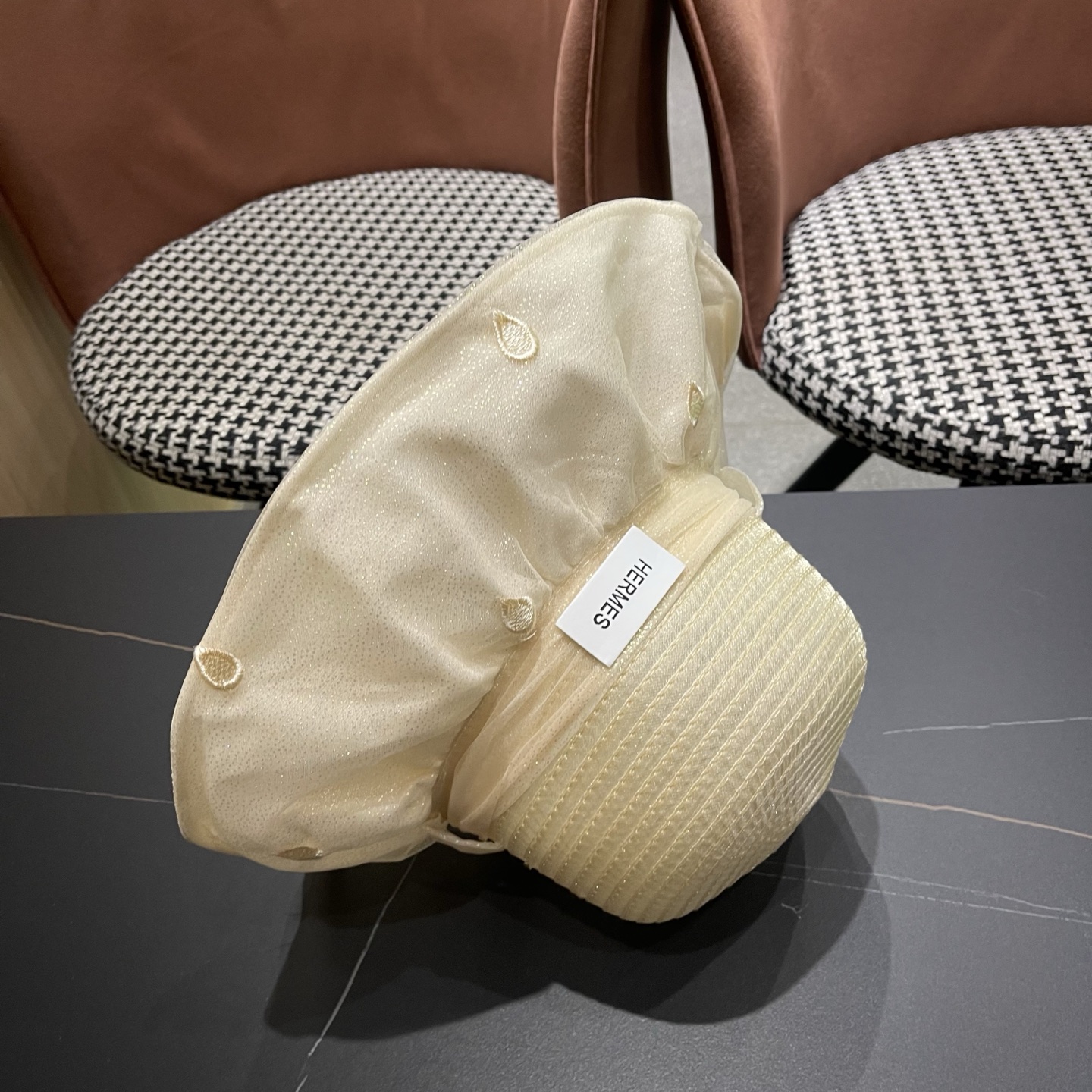 HERMES爱马仕大檐遮阳帽女夏季新款网纱气质彩胶渔夫帽女士防紫外线防晒帽