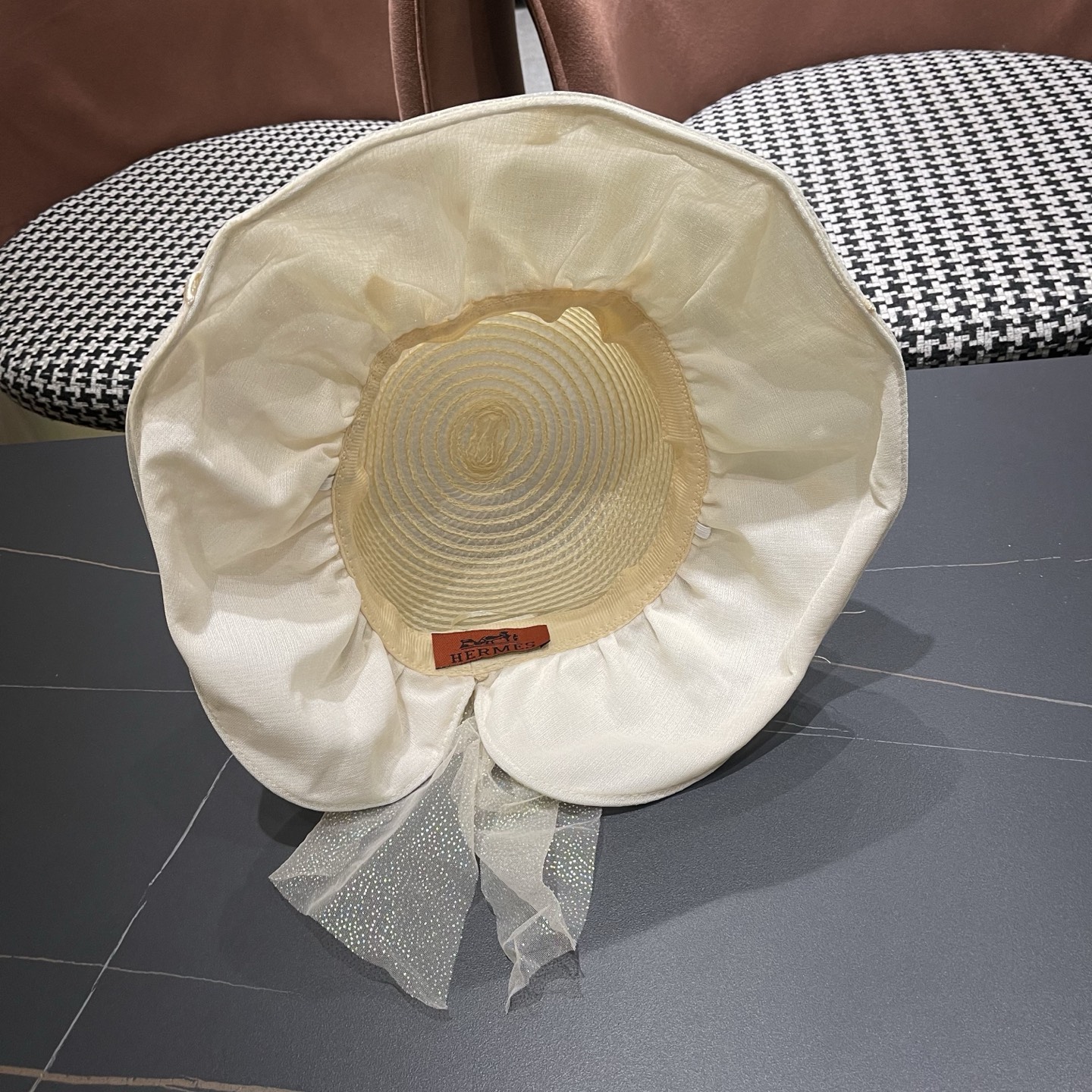HERMES爱马仕大檐遮阳帽女夏季新款网纱气质彩胶渔夫帽女士防紫外线防晒帽