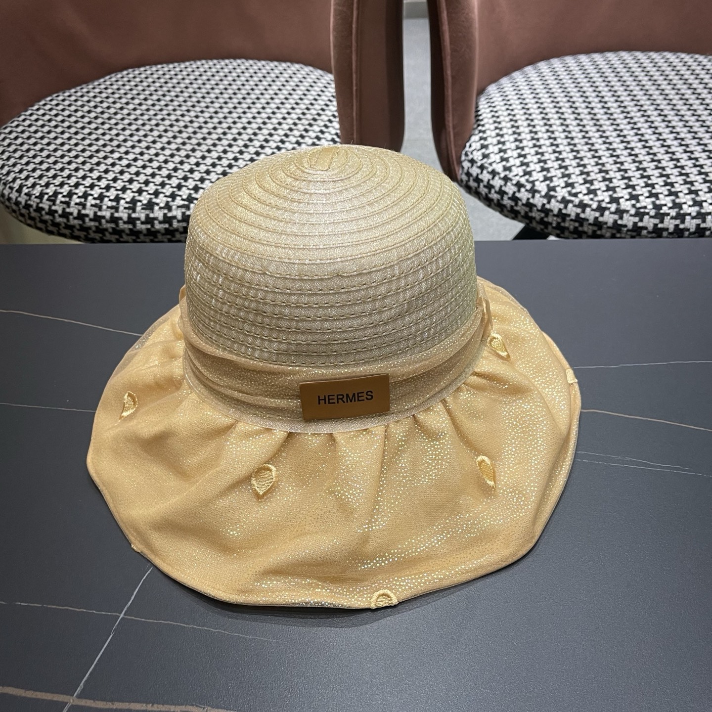 NO:755669,HERMES Hermes big brim sun hat women's summer new style mesh temperament color plastic fisherman hat women's anti-UV sun hat hat straw hat fisherman hat baseball cap, hat, hermes, hermes, espadrilles, hats19860909HERMES爱马仕 大檐遮阳帽女夏季新款网纱气质彩胶渔夫帽女士防紫外线防晒帽帽子草帽渔夫帽棒球帽,帽子,hermes,hermes,espadrilles,hats,hat