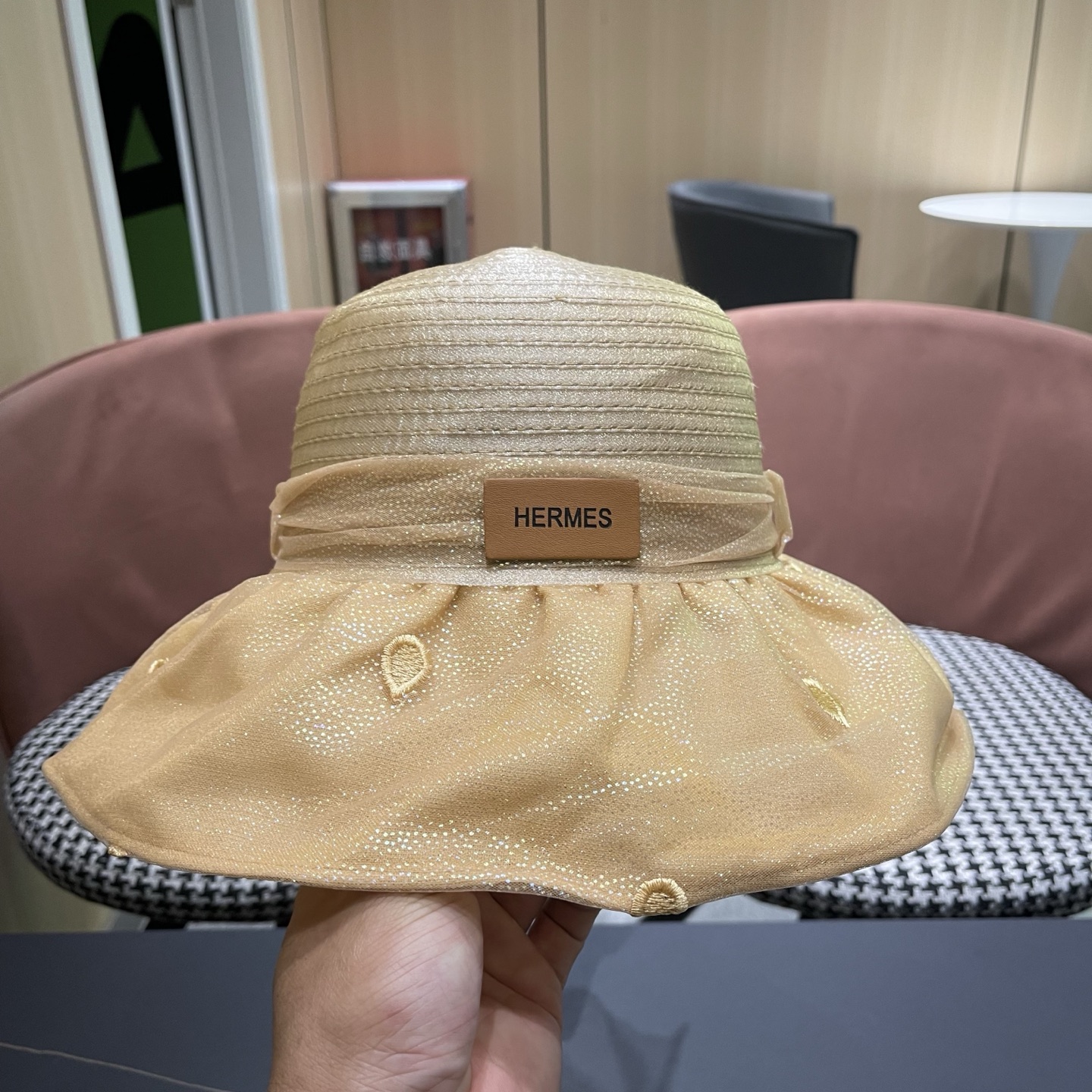 HERMES爱马仕大檐遮阳帽女夏季新款网纱气质彩胶渔夫帽女士防紫外线防晒帽